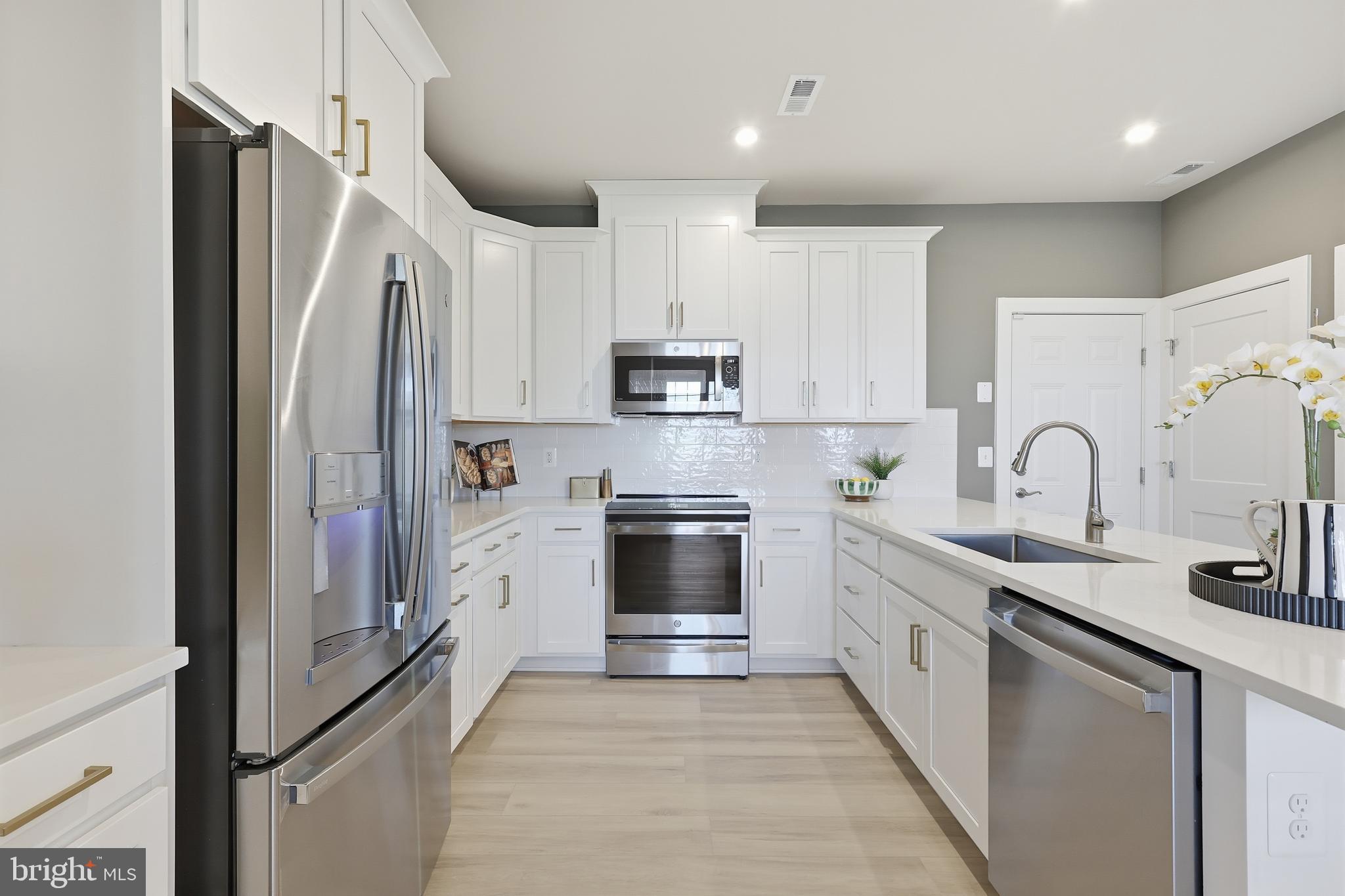 POTOMAC SHORES - Residential