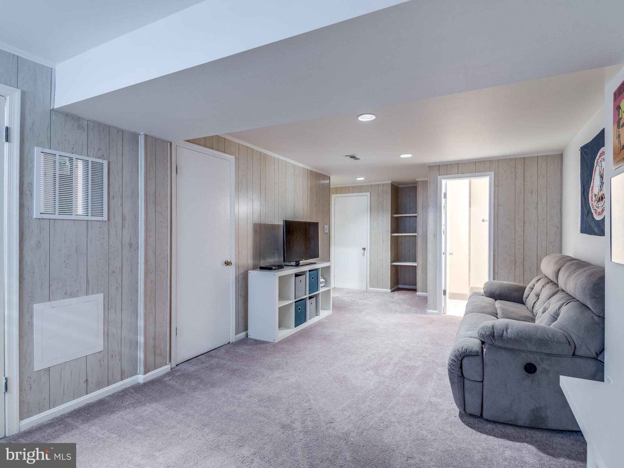 COUNTRYSIDE - Residential