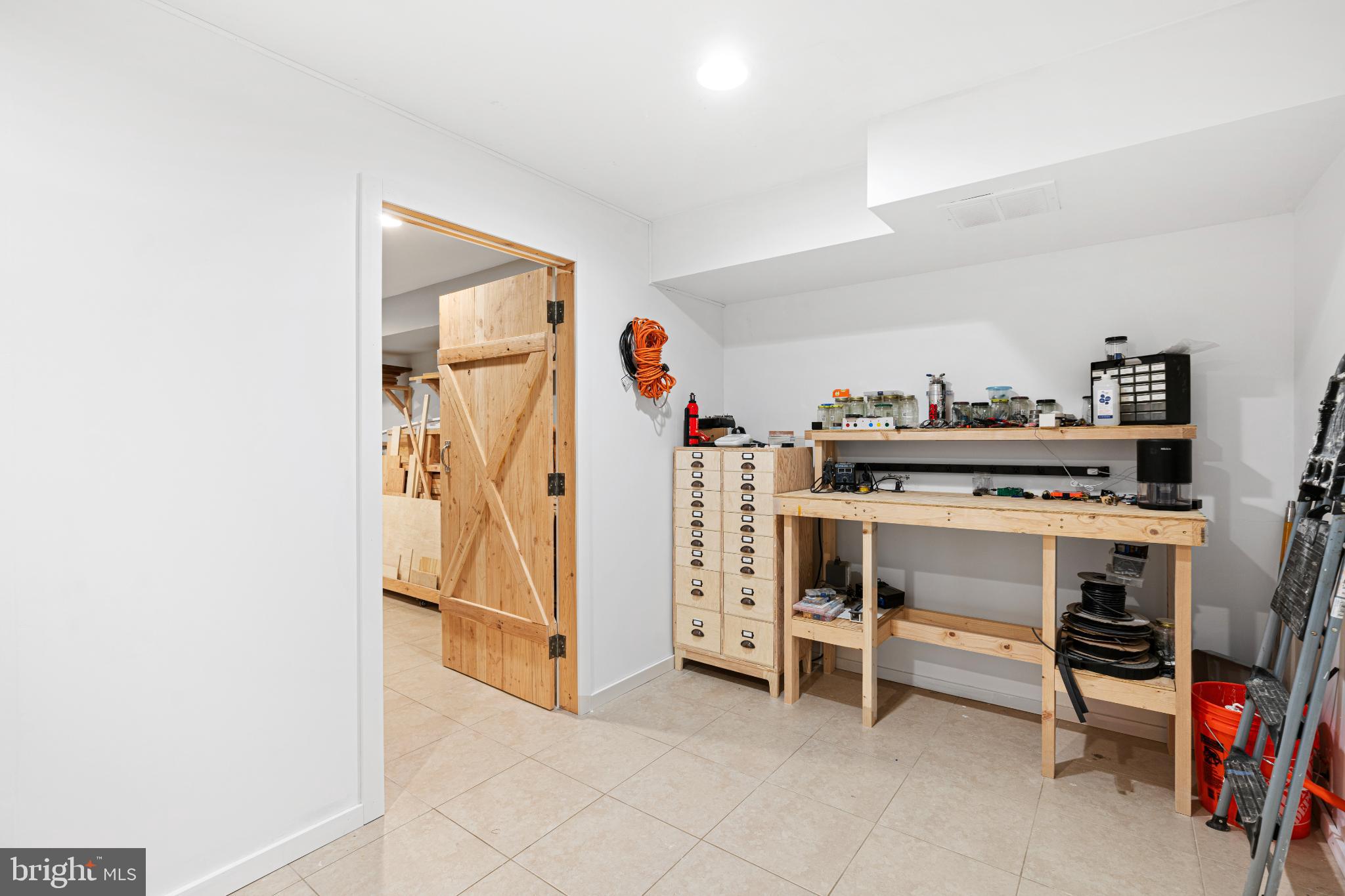 KENSINGTON - Residential