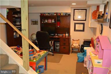 GARDEN CITY - Residential Lease