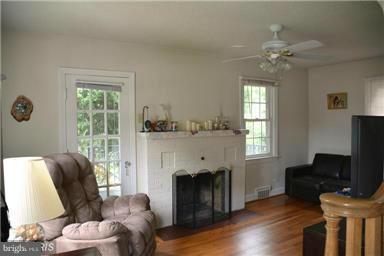 GARDEN CITY - Residential Lease