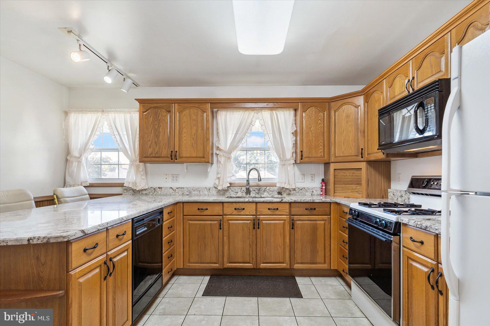 SILVERGATE VILLAGE - Residential