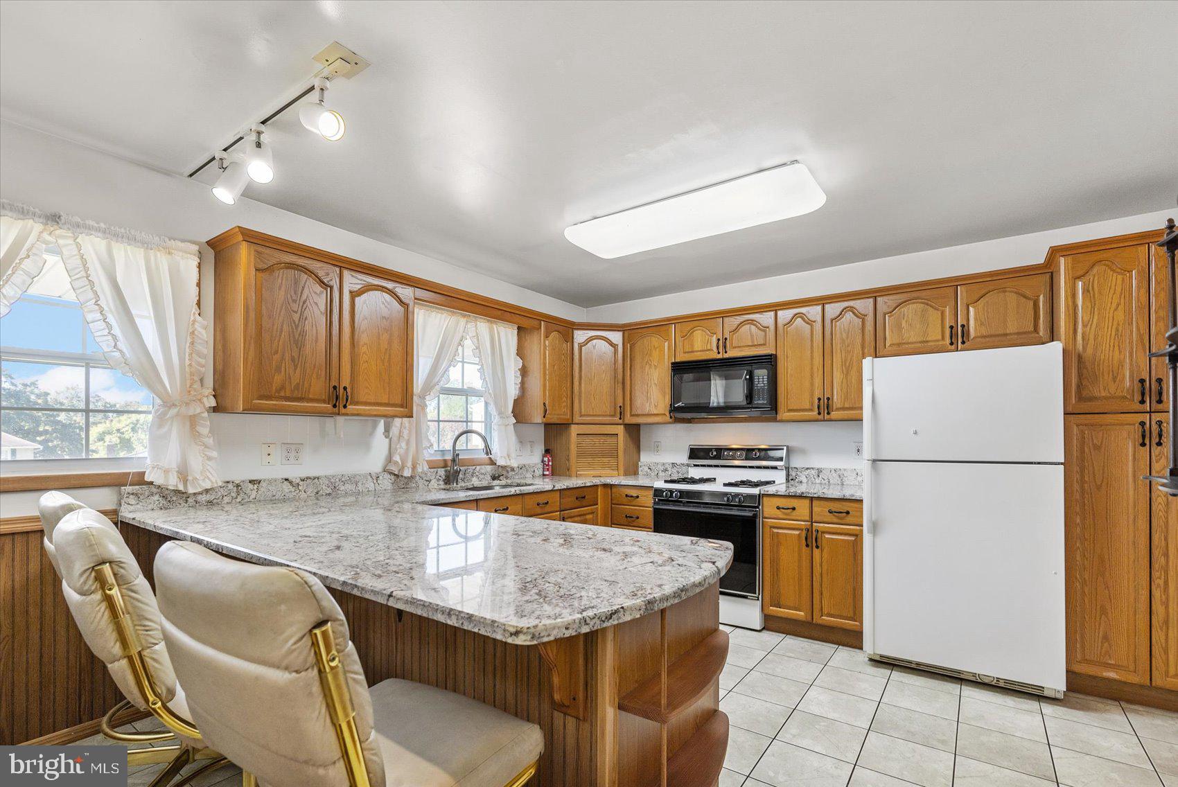 SILVERGATE VILLAGE - Residential