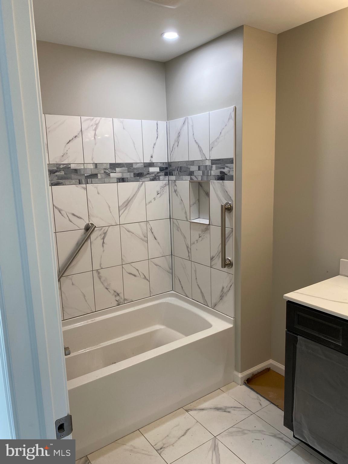 CRESTMONT - Residential