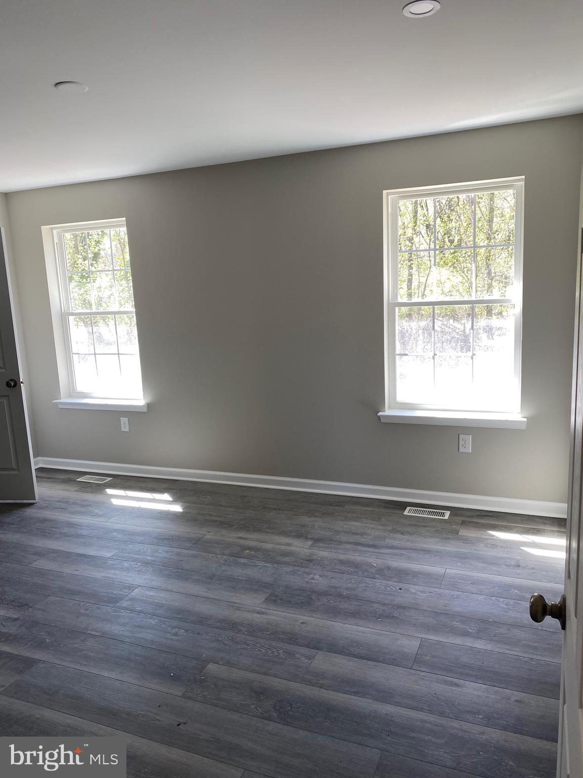 CRESTMONT - Residential