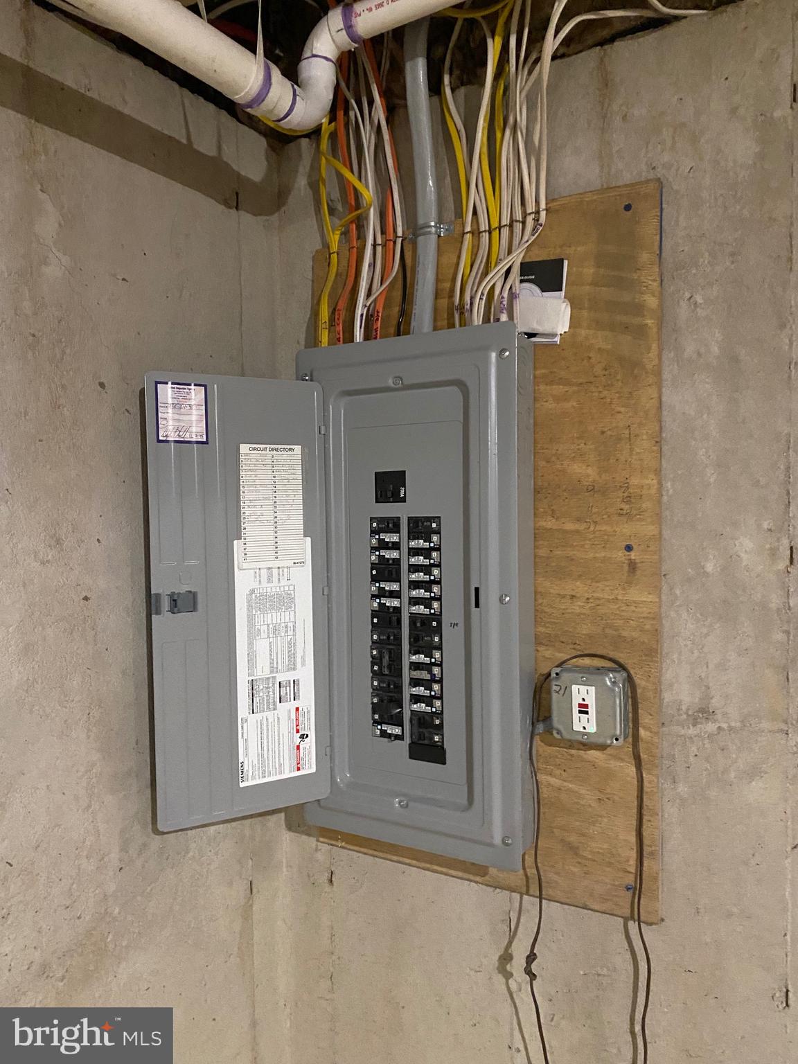 CRESTMONT - Residential