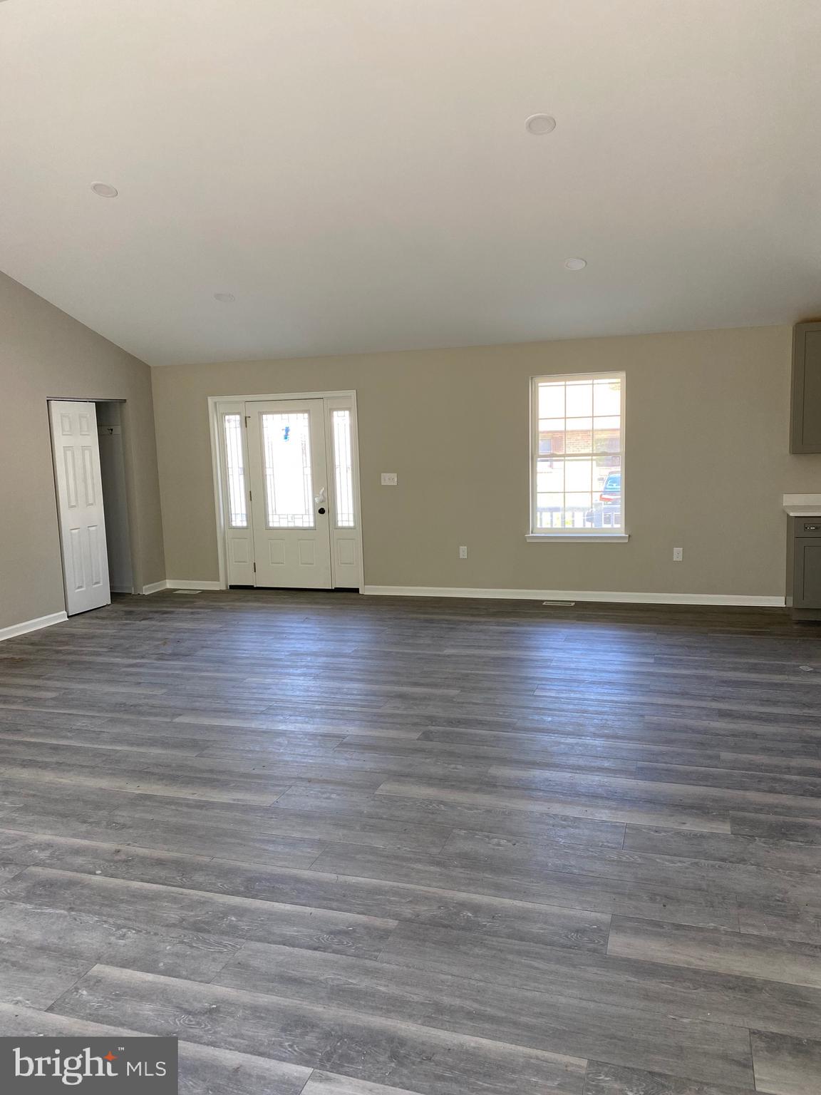 CRESTMONT - Residential