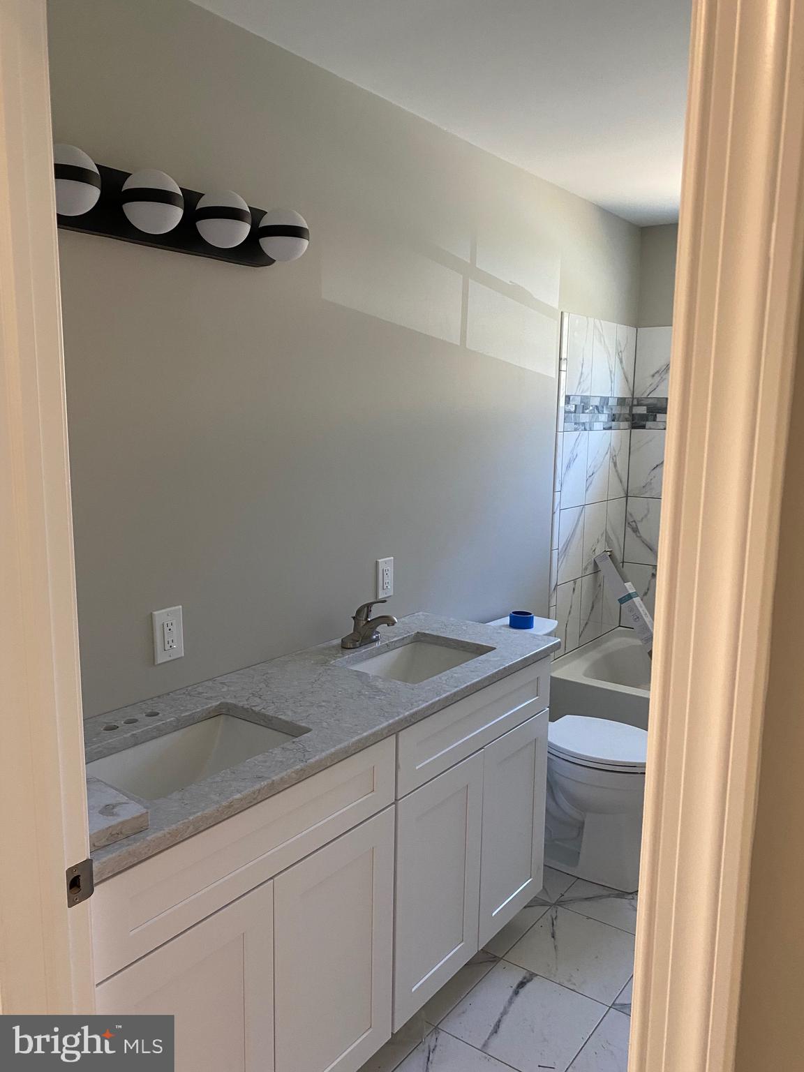 CRESTMONT - Residential