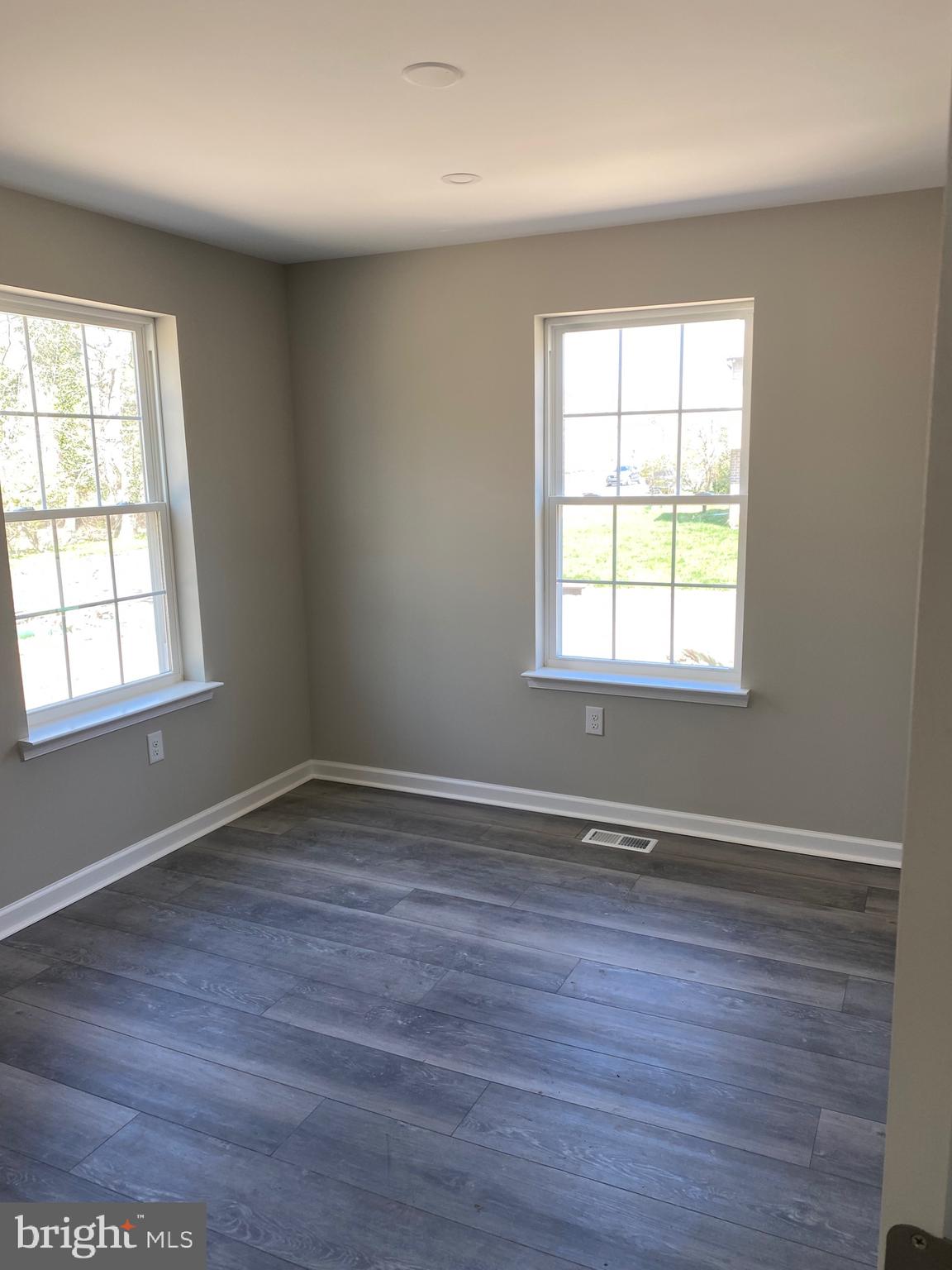 CRESTMONT - Residential