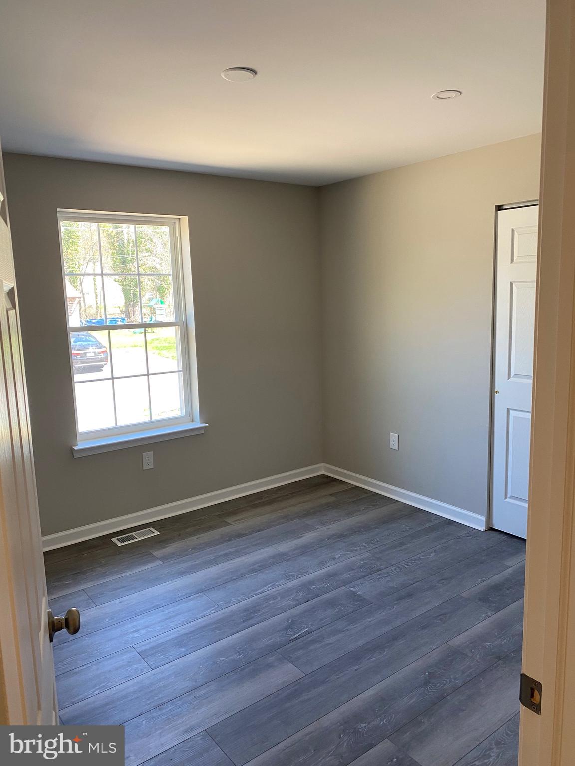 CRESTMONT - Residential