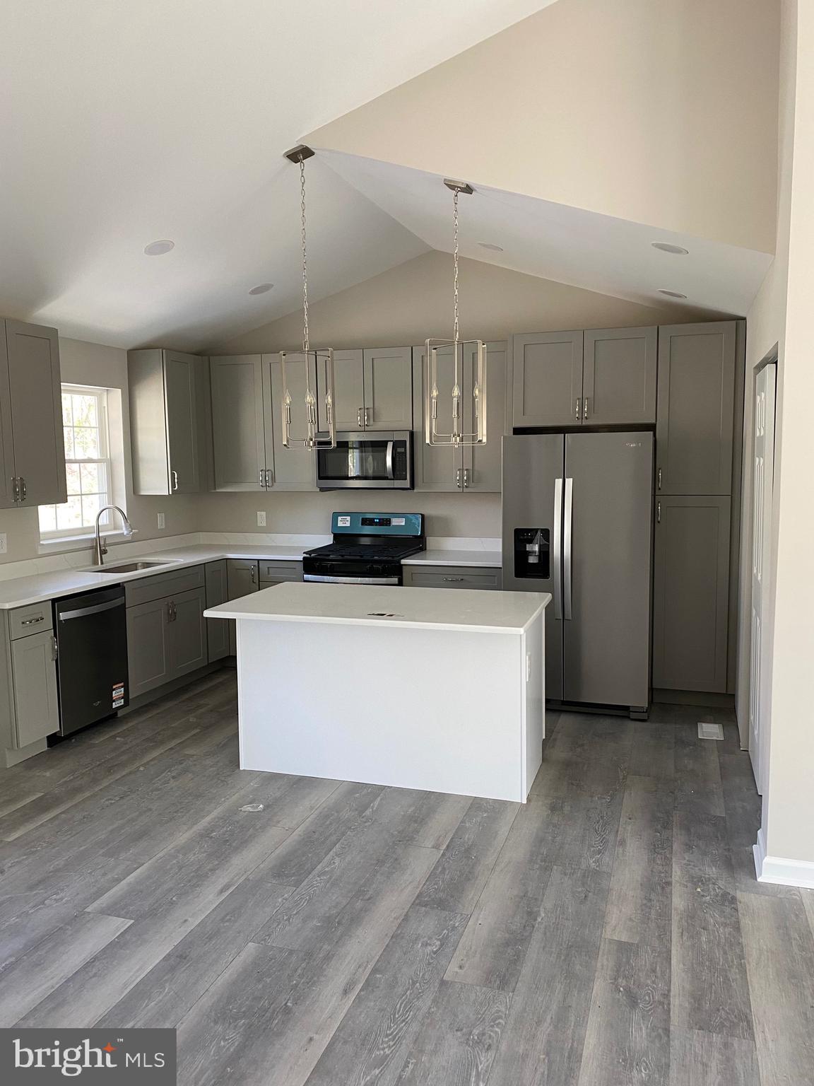 CRESTMONT - Residential