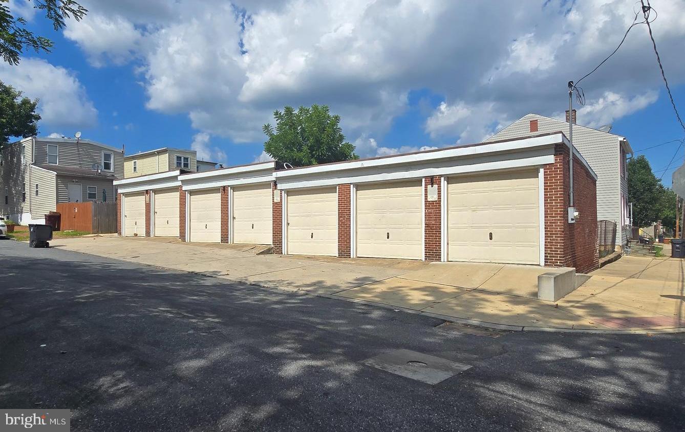 BROWNTOWN - Commercial Sale