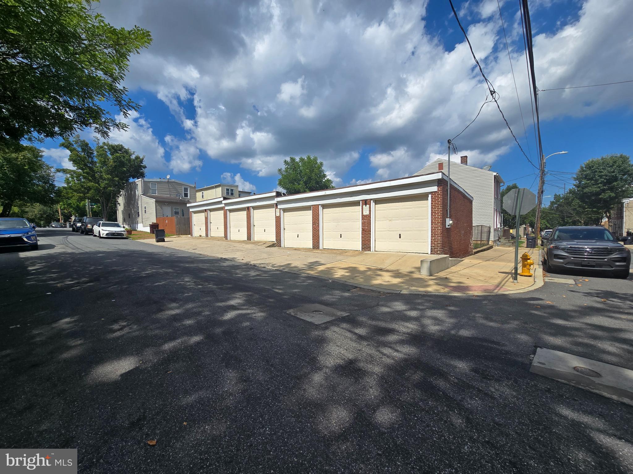 BROWNTOWN - Commercial Sale