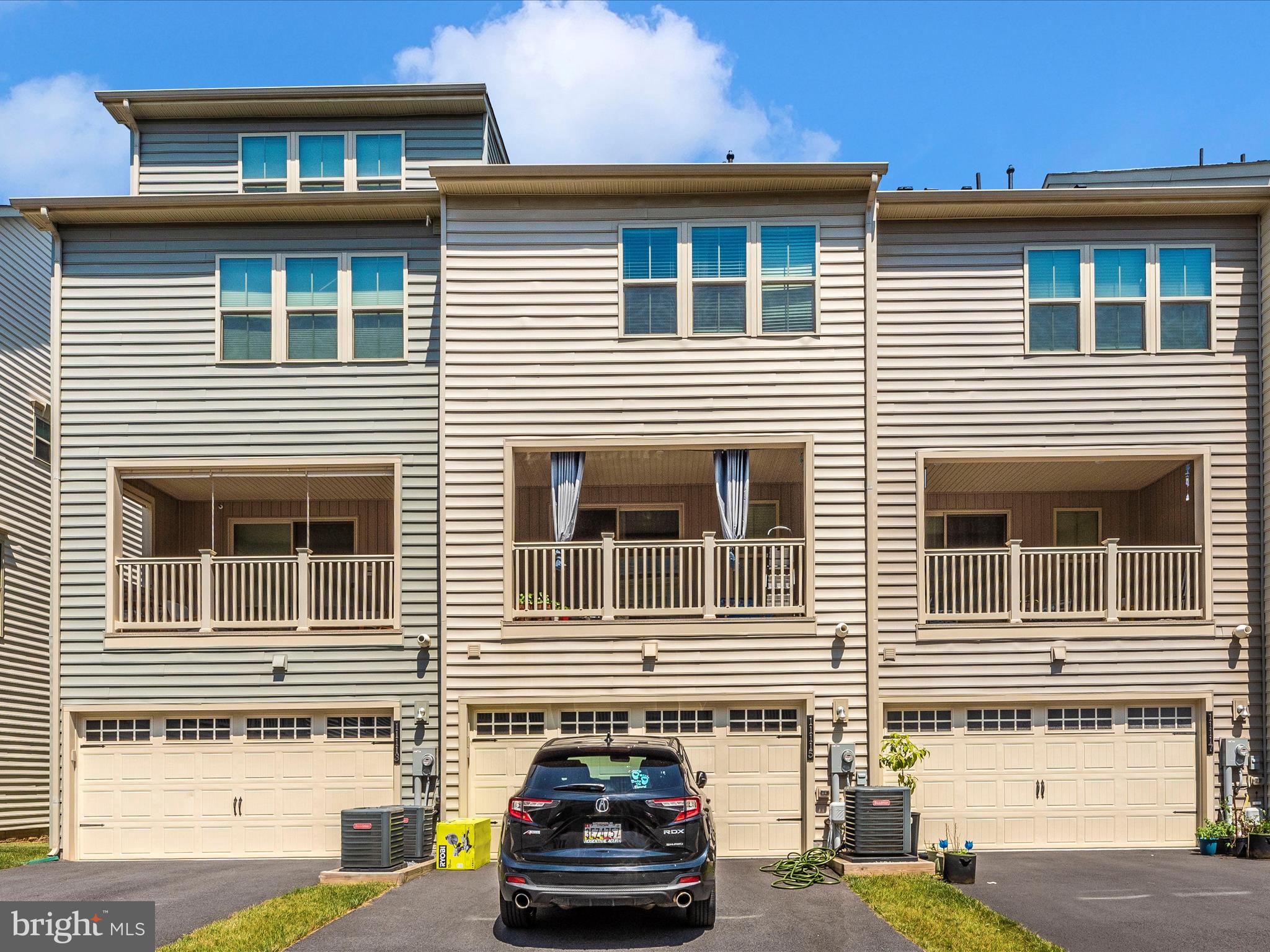 LANDSDALE - Residential Lease