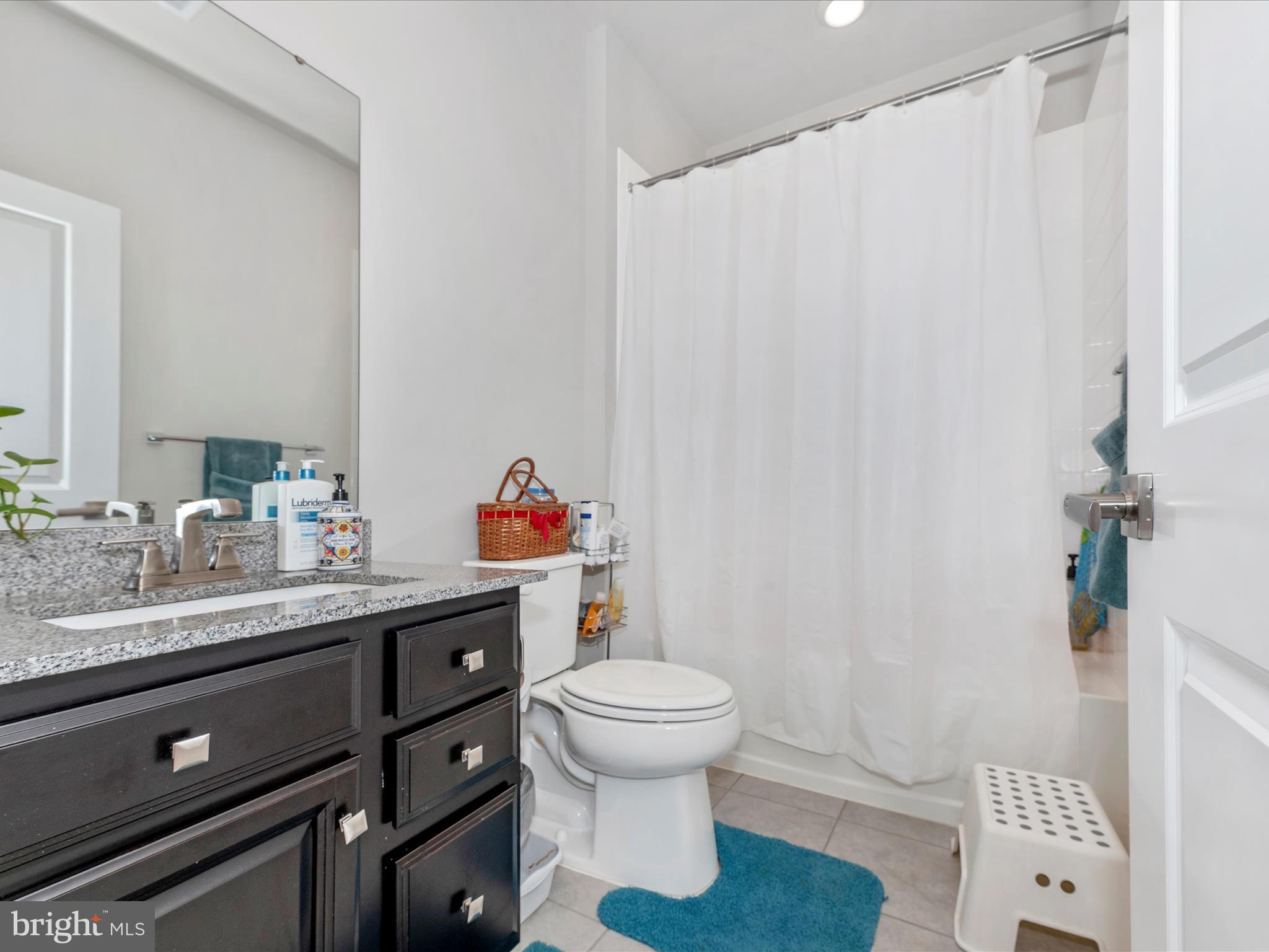 LANDSDALE - Residential Lease