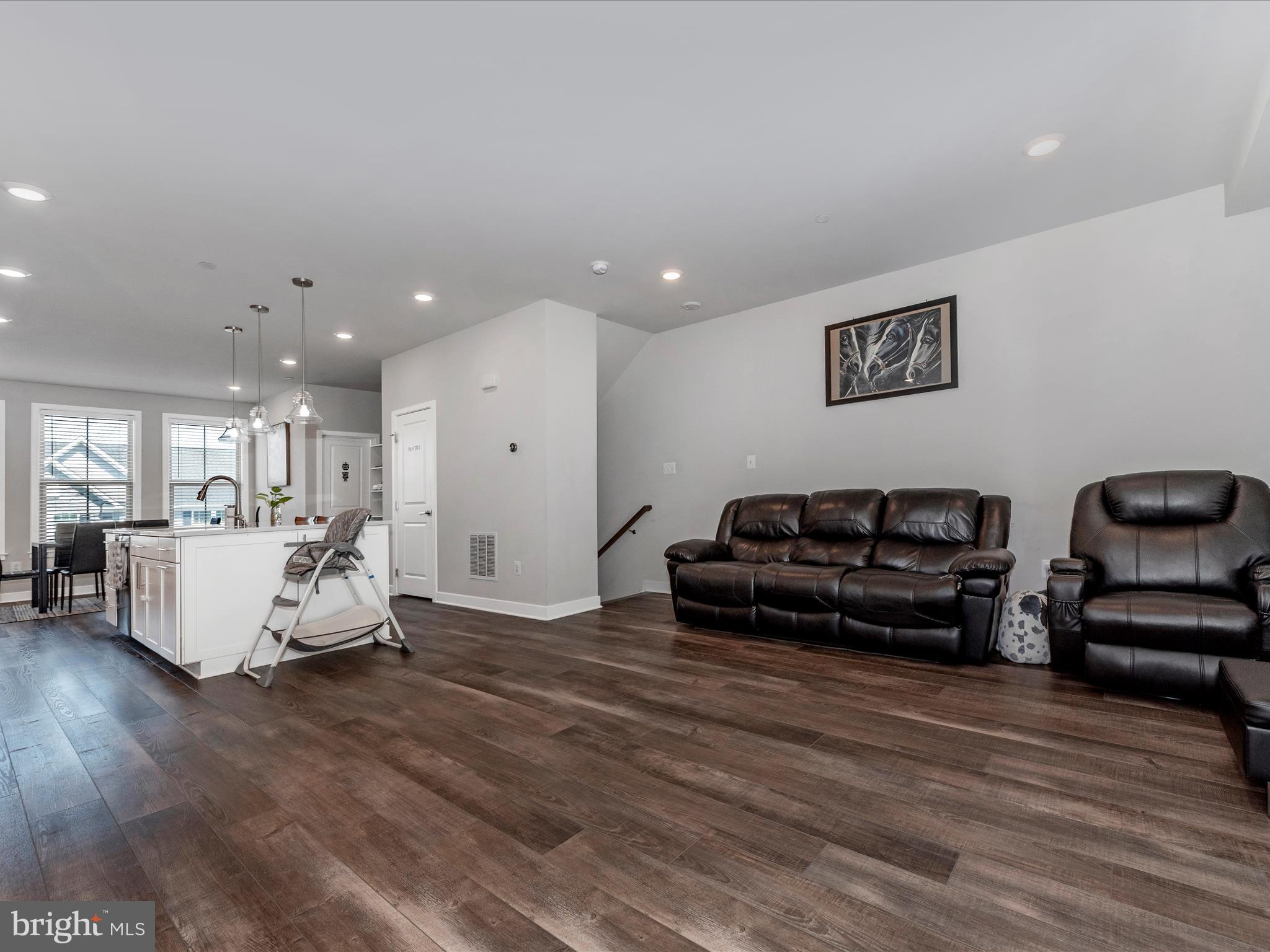 LANDSDALE - Residential Lease