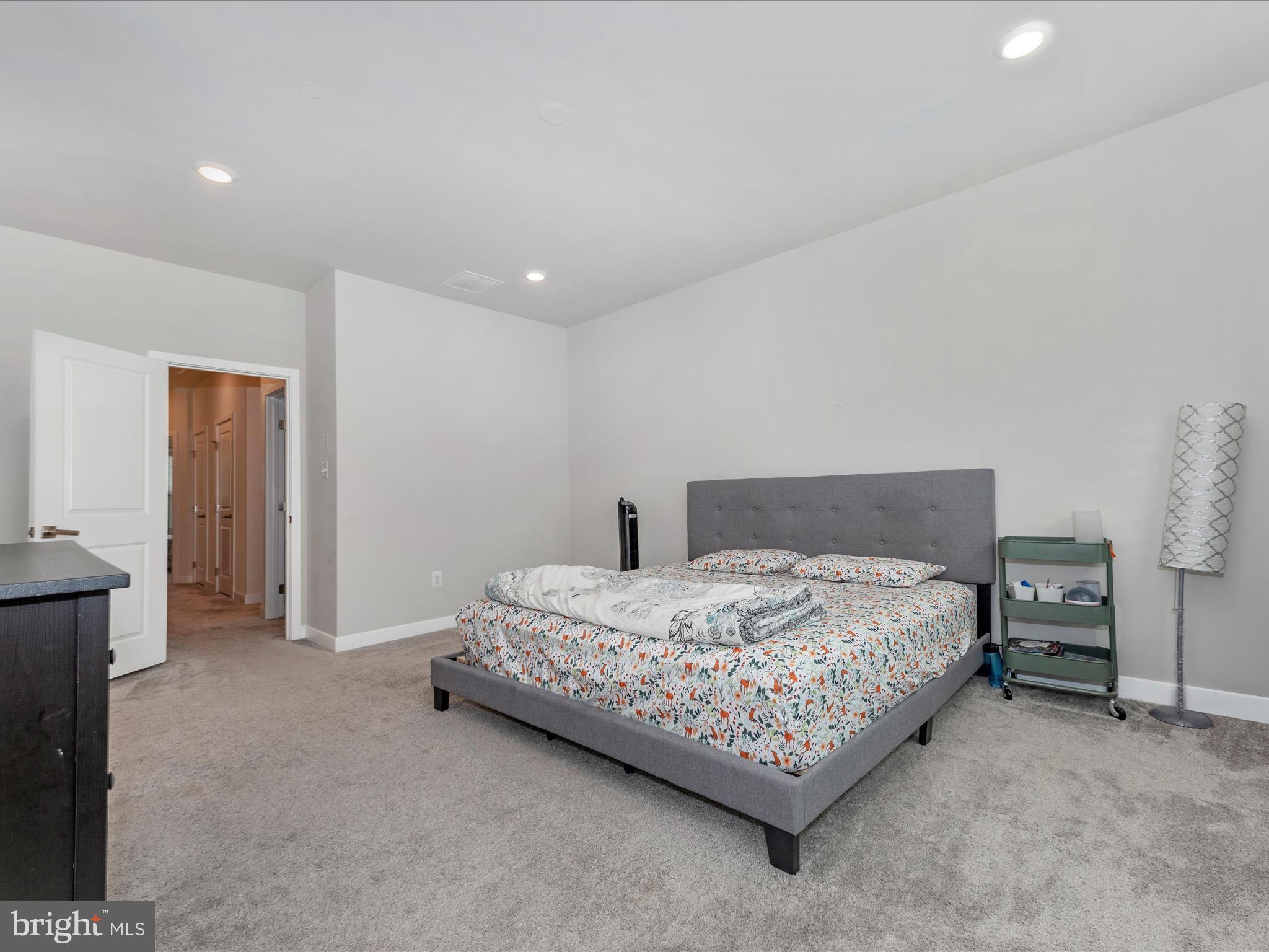 LANDSDALE - Residential Lease