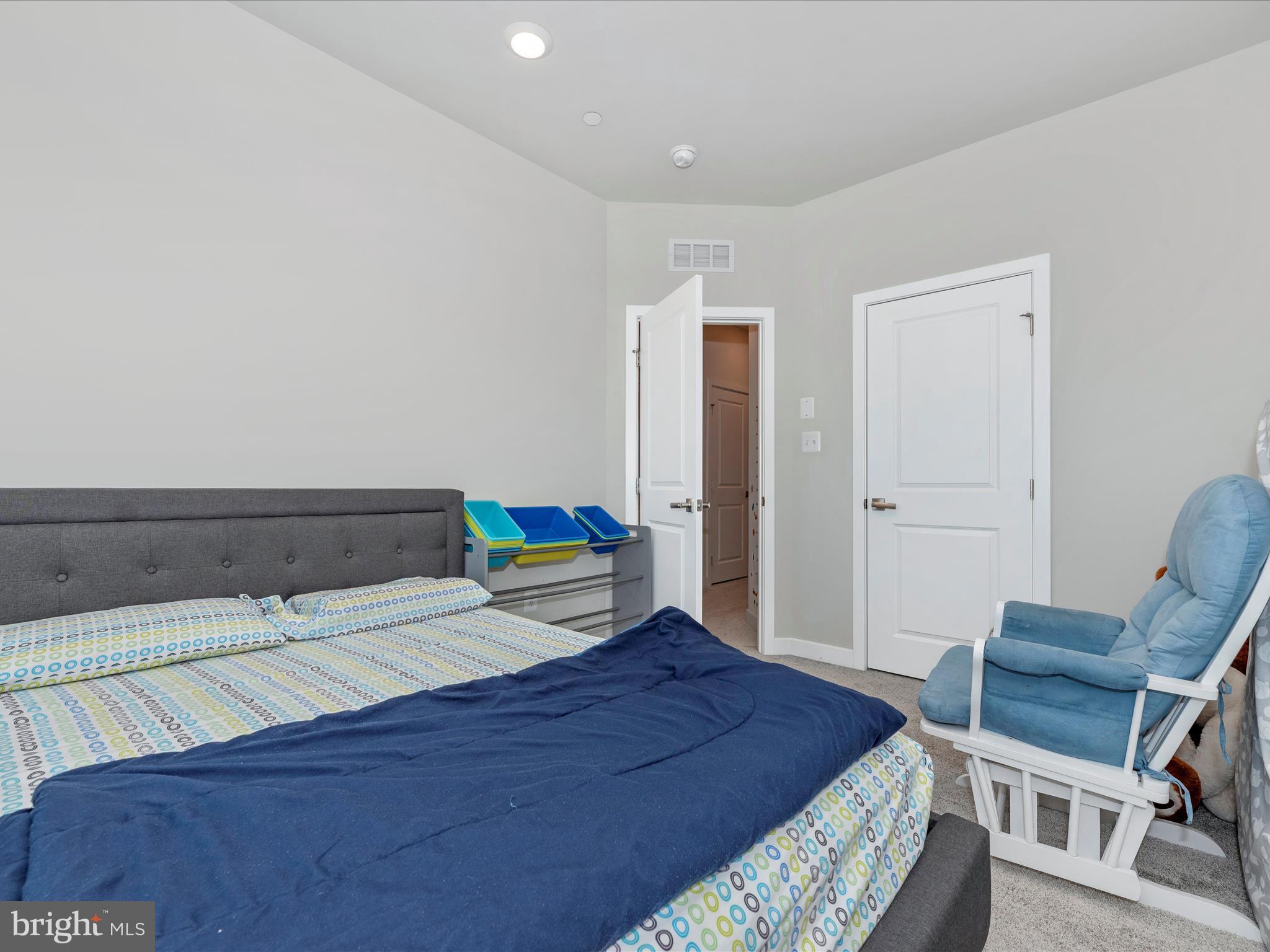 LANDSDALE - Residential Lease