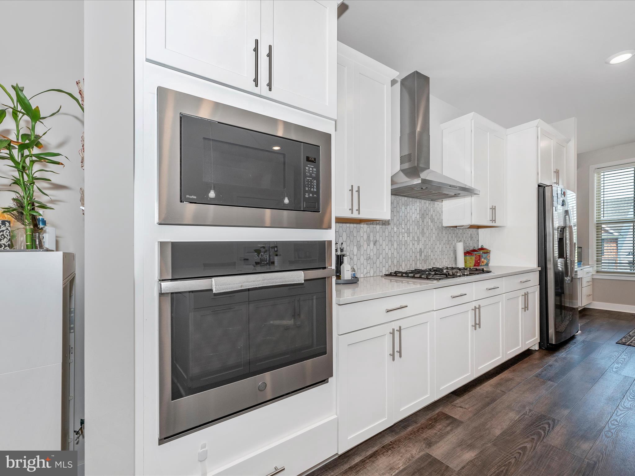 LANDSDALE - Residential Lease