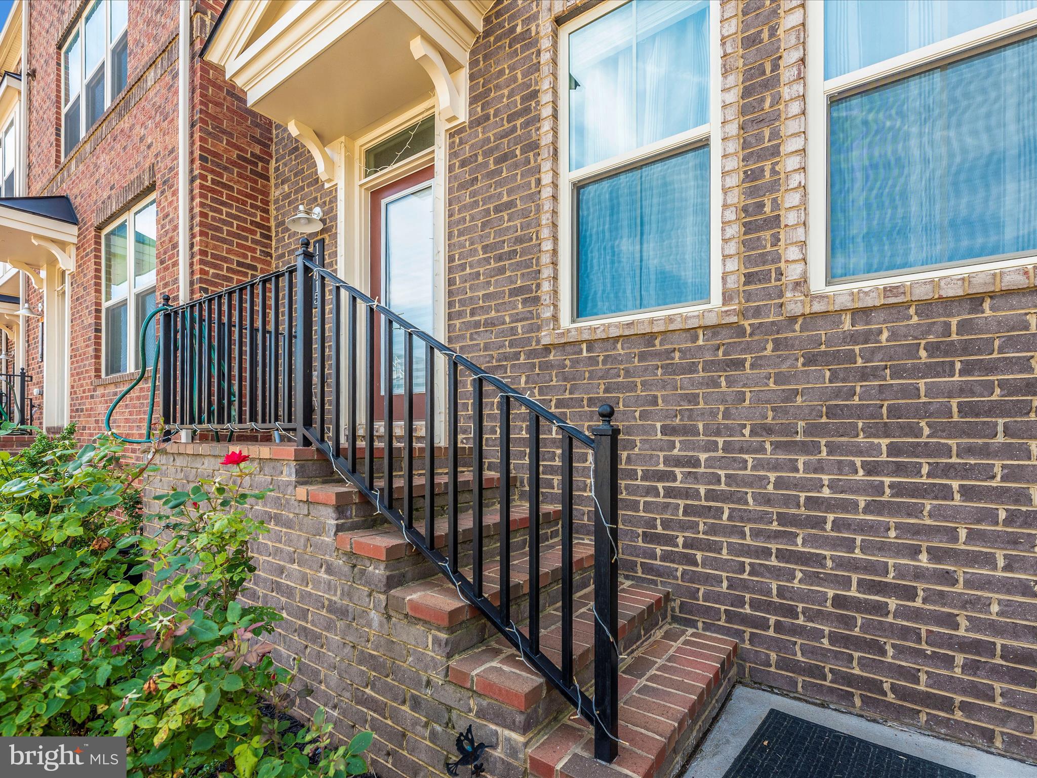 LANDSDALE - Residential Lease