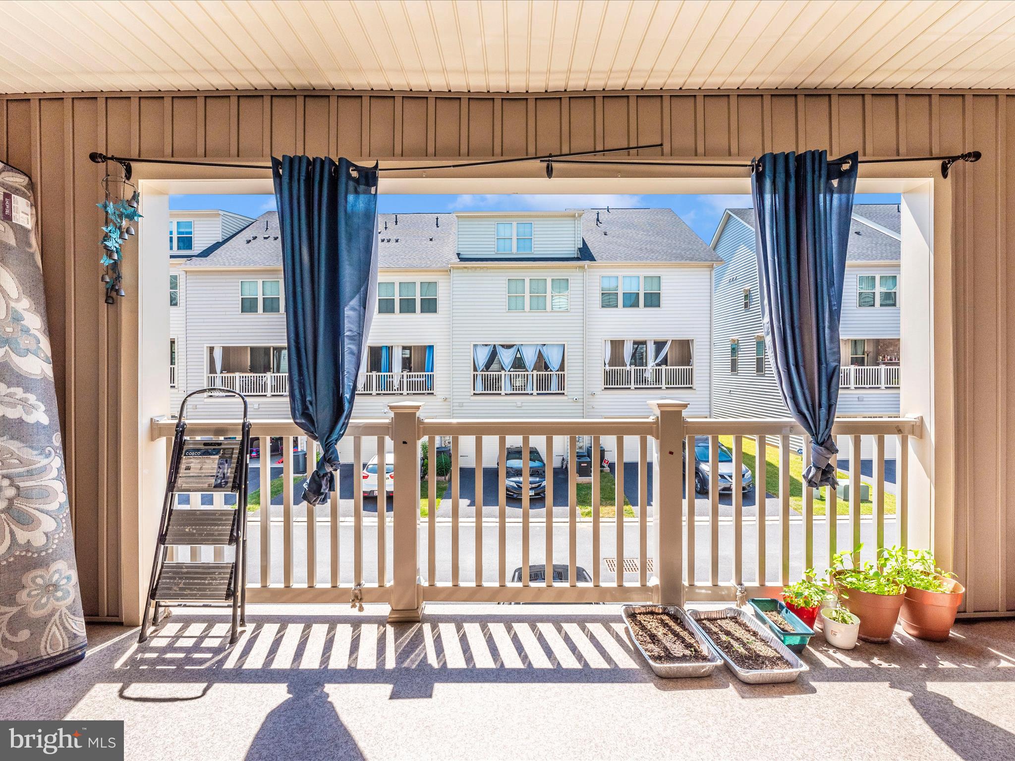 LANDSDALE - Residential Lease