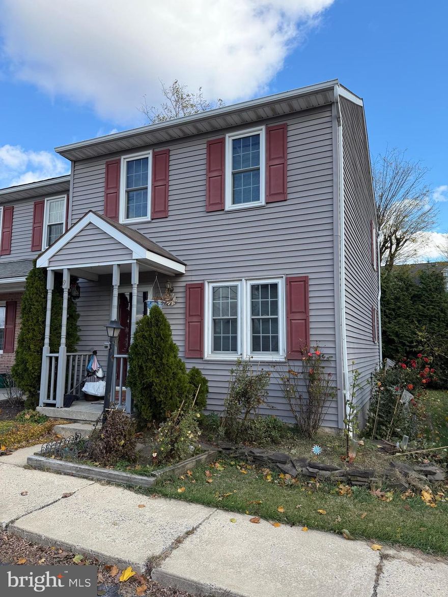 Great location in New Holland Borough with a quiet, cul-de-sac setting. Property offers 2 bedrooms, 1.5 bathrooms, eat-in kitchen and finished lower level providing plenty of living space. Heat pump with central air. Enjoy the quiet area as you sit and relax on the back patio.