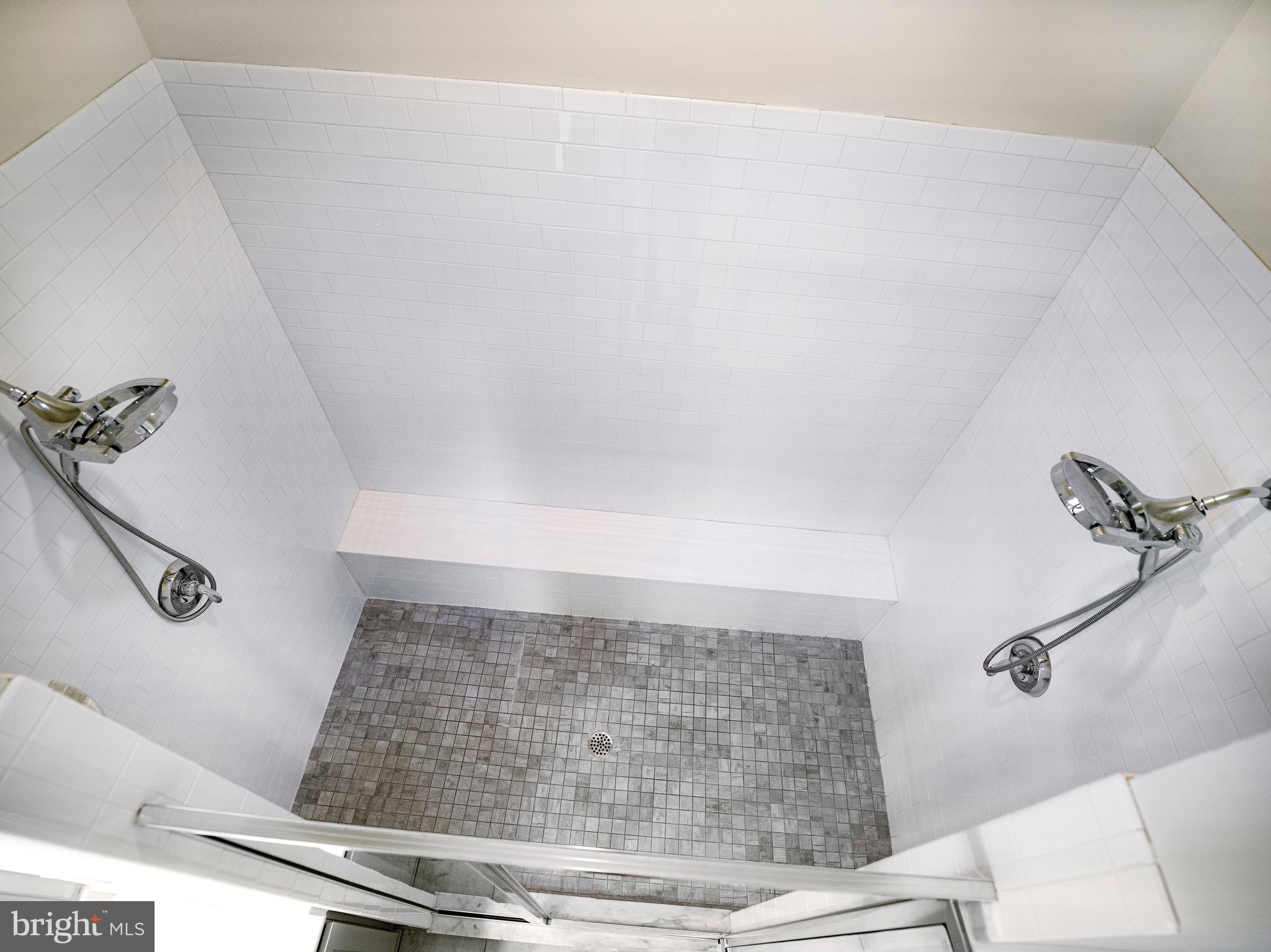 RAVENSCLIFF - Residential