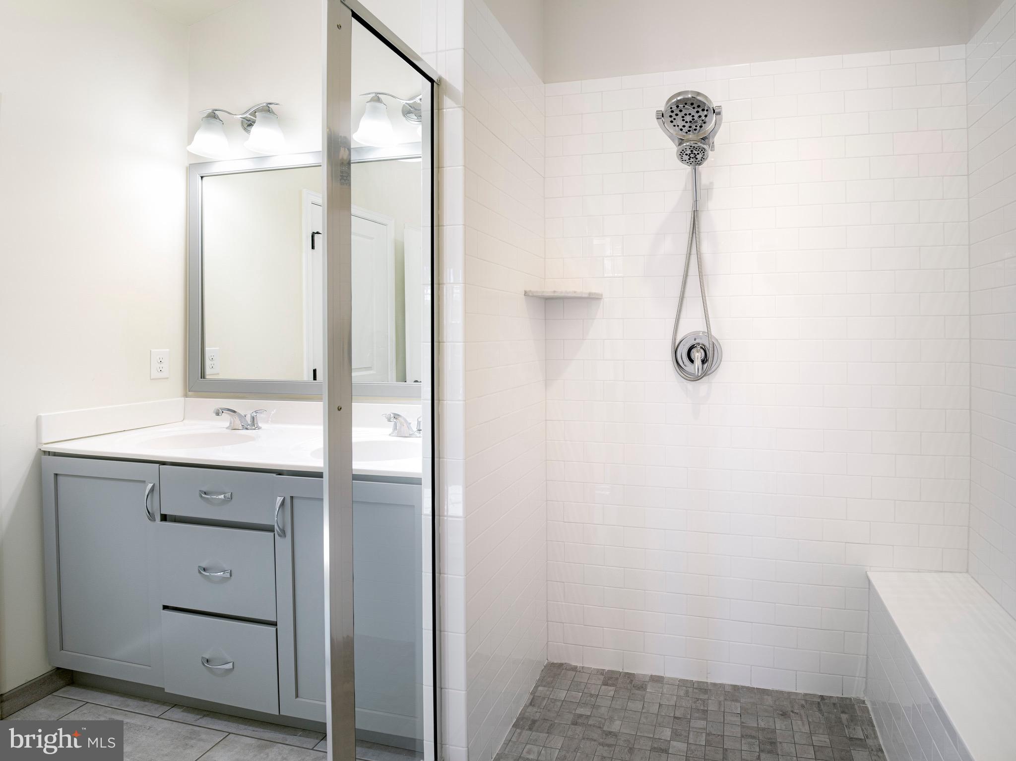 RAVENSCLIFF - Residential