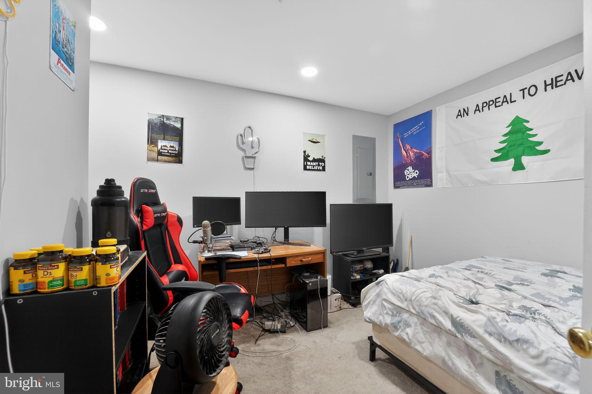 WELLINGTON TRACE - Residential