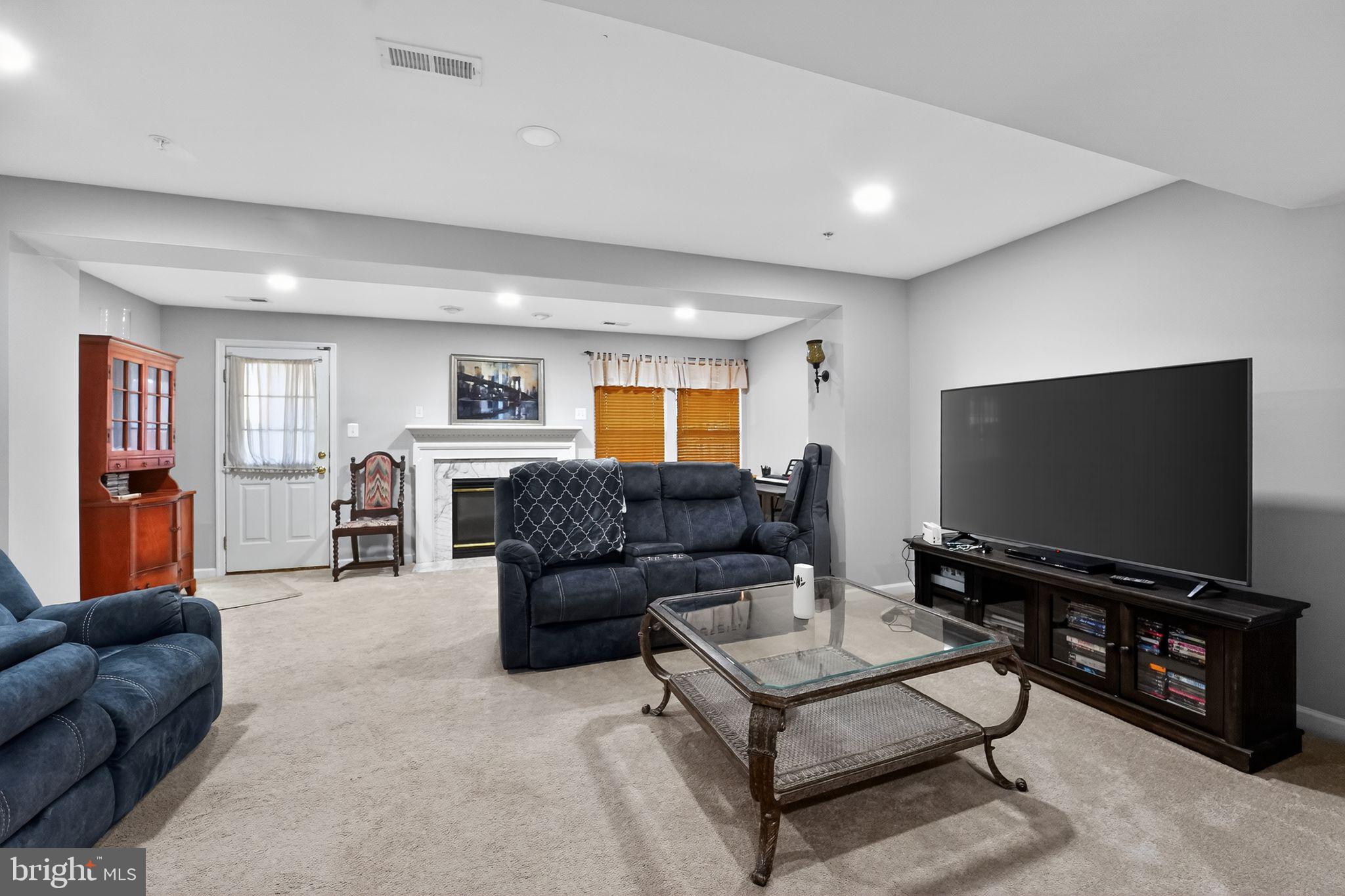 WELLINGTON TRACE - Residential