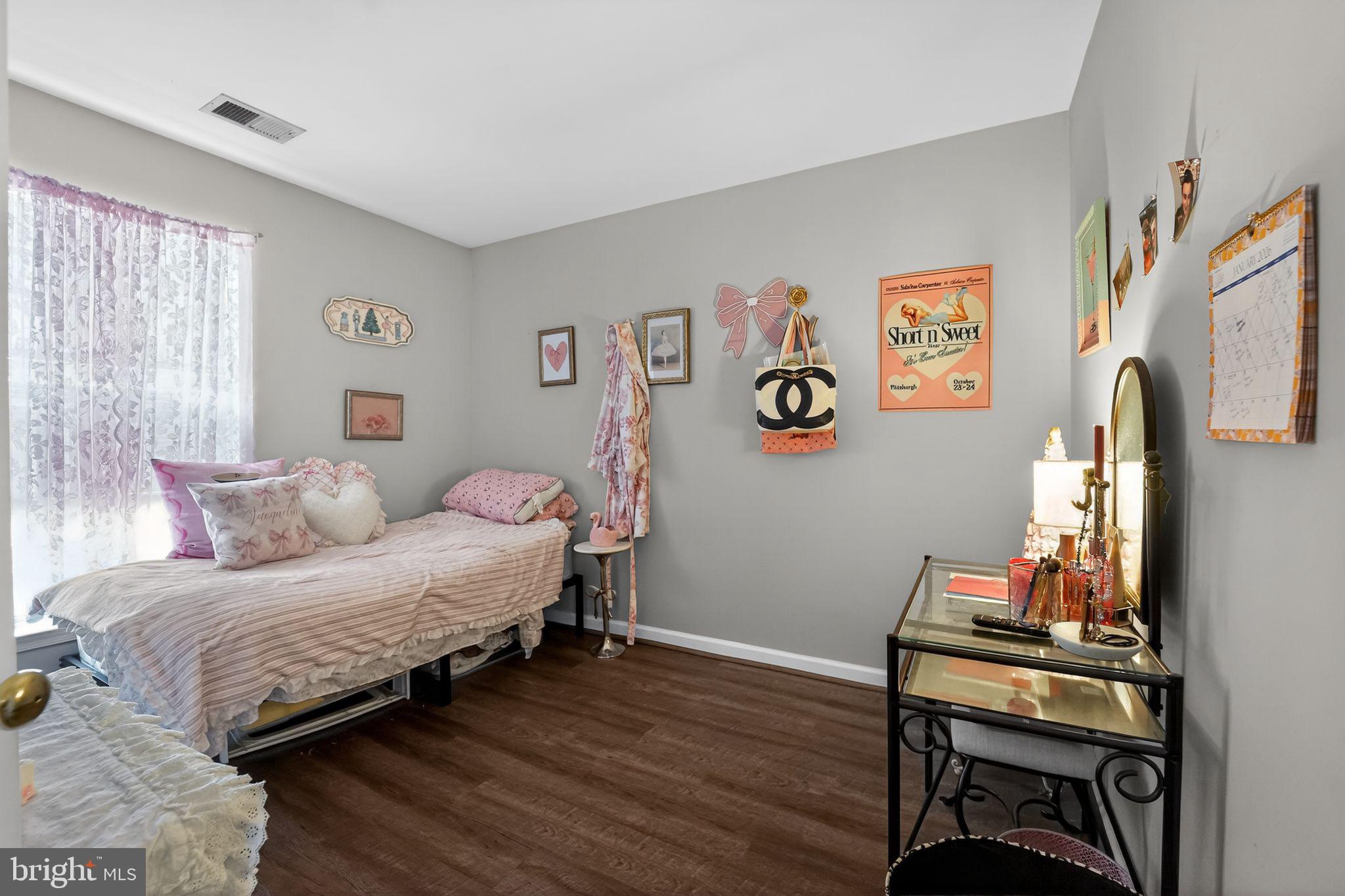 WELLINGTON TRACE - Residential