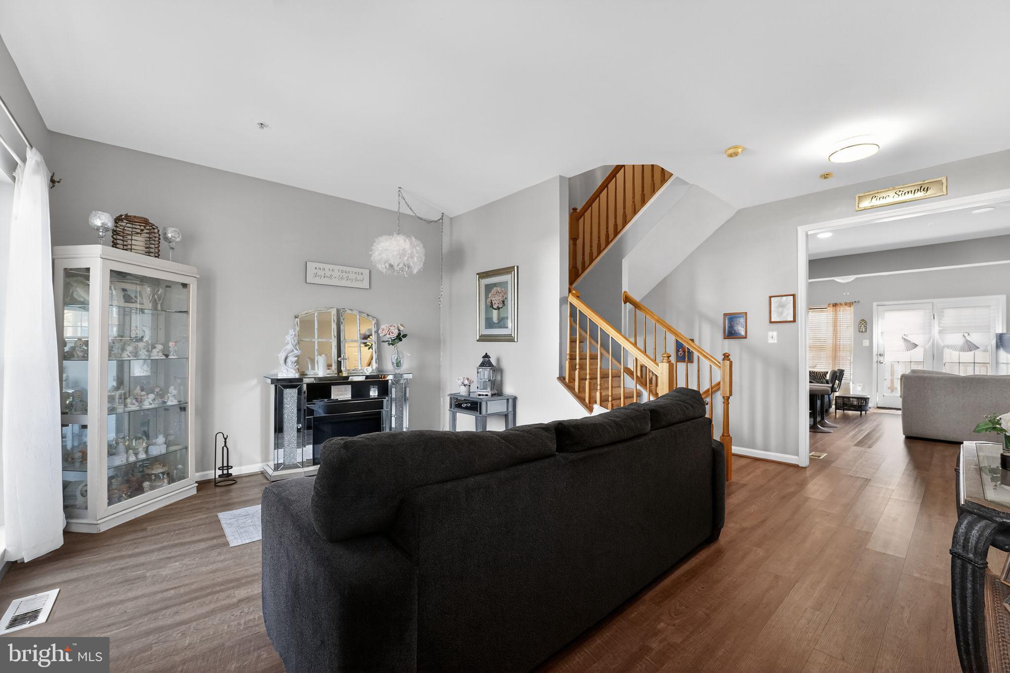 WELLINGTON TRACE - Residential