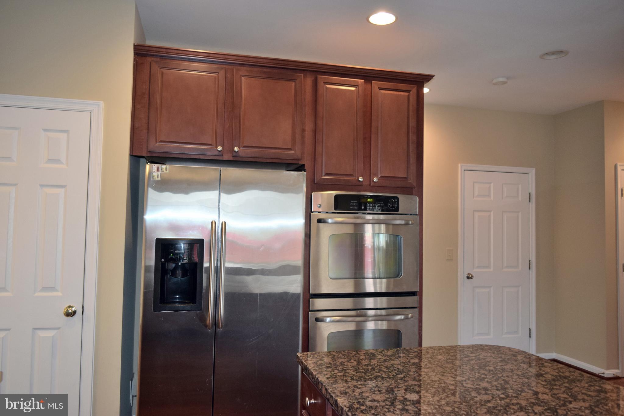 VAN BUREN VILLAGE - Residential Lease