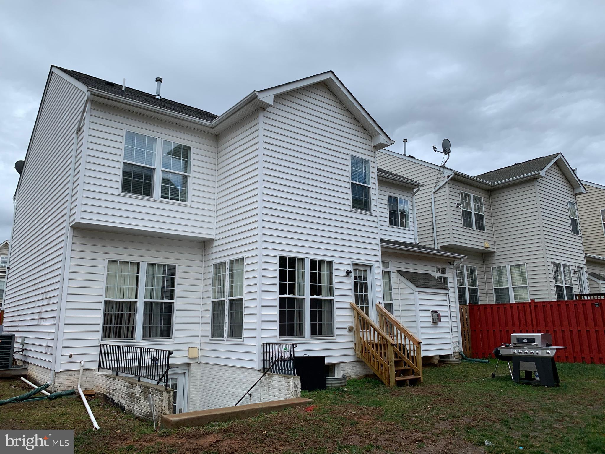 VAN BUREN VILLAGE - Residential Lease