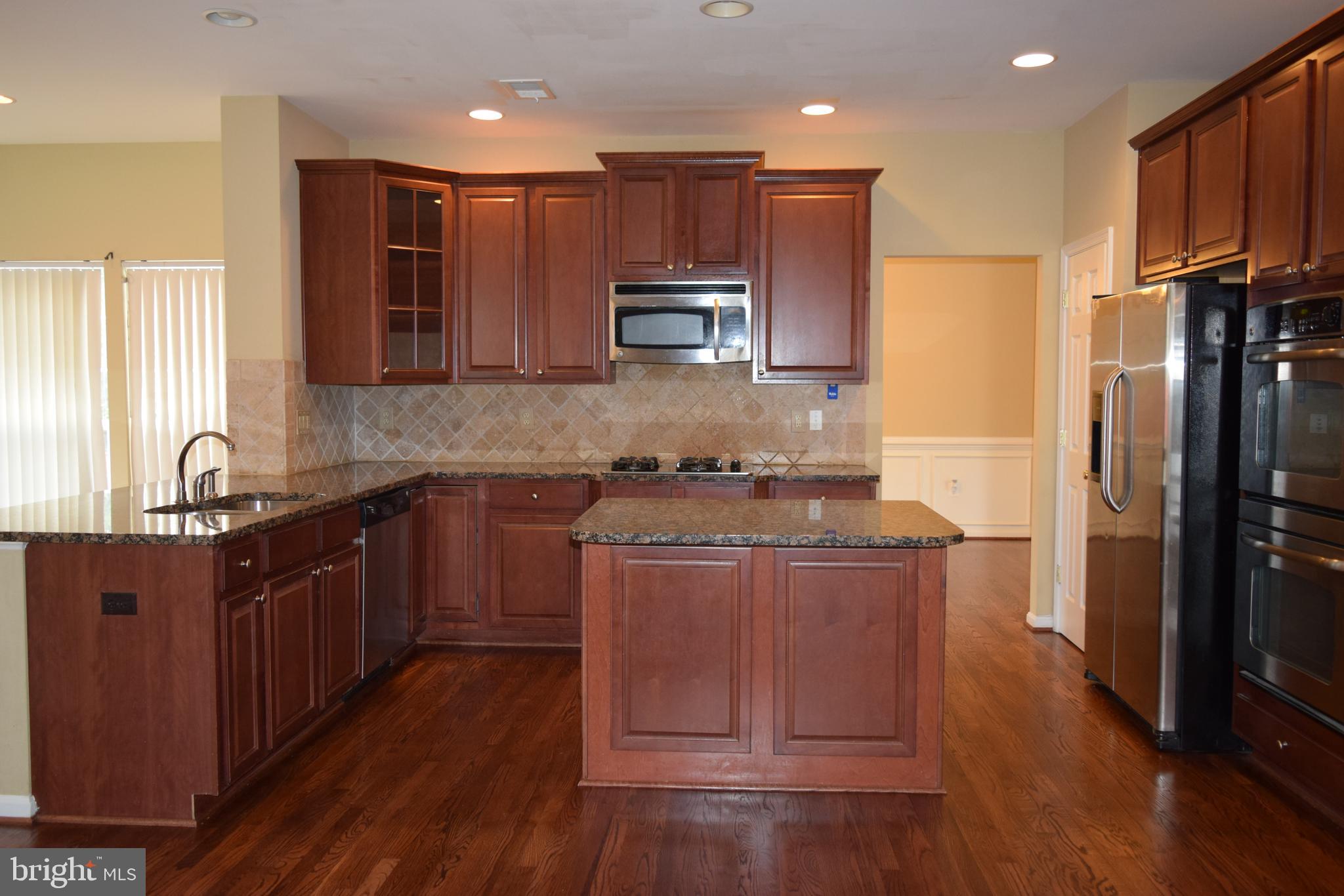 VAN BUREN VILLAGE - Residential Lease