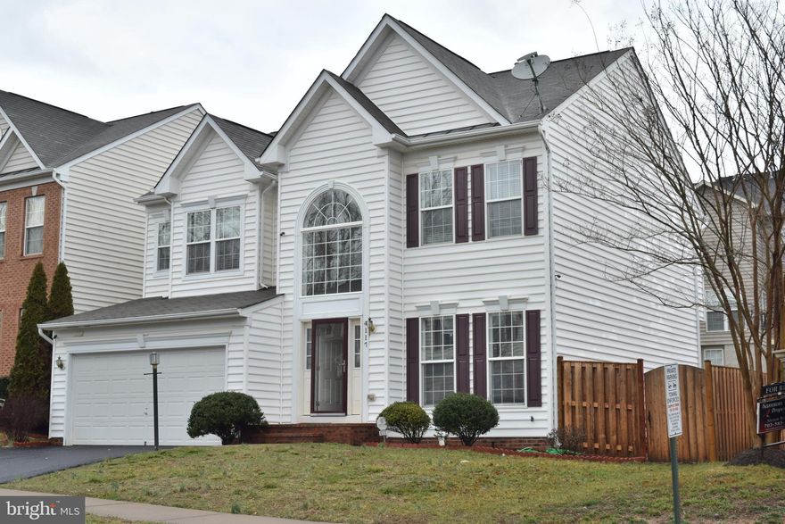 Property has been well kept and just minutes away to Quantico base and retail stores. 2 Car Garage and a fully finished basement with a private bathroom and a den. Granite Counter Tops, Stainless Steel and Hardwood Floors on main level.