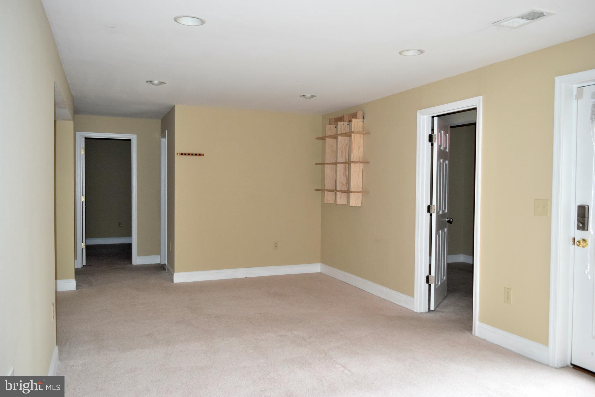 VAN BUREN VILLAGE - Residential Lease