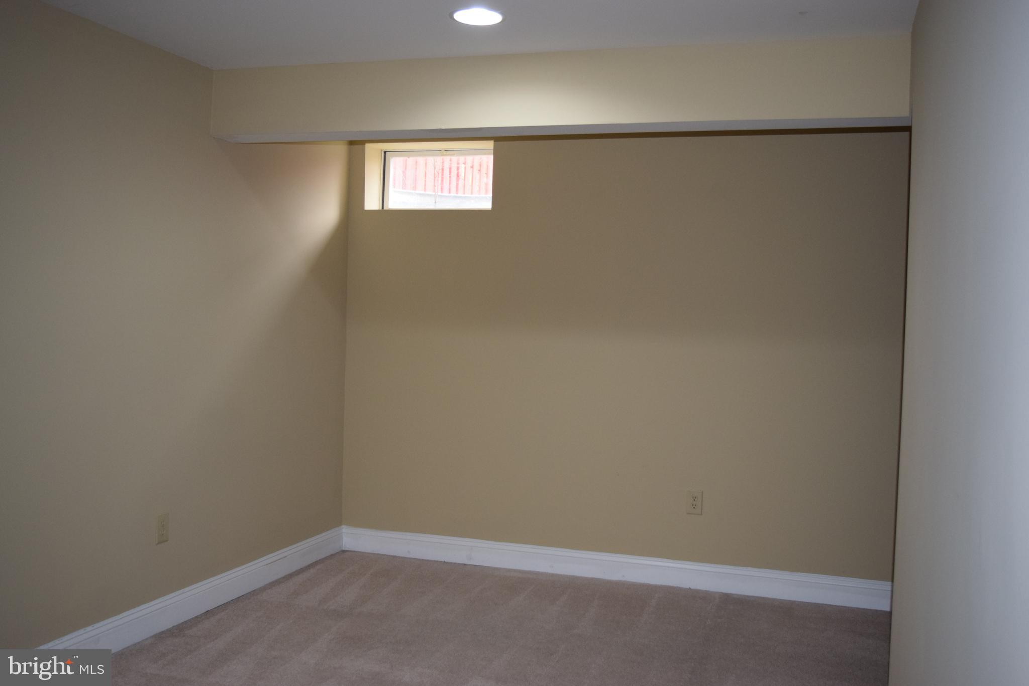 VAN BUREN VILLAGE - Residential Lease