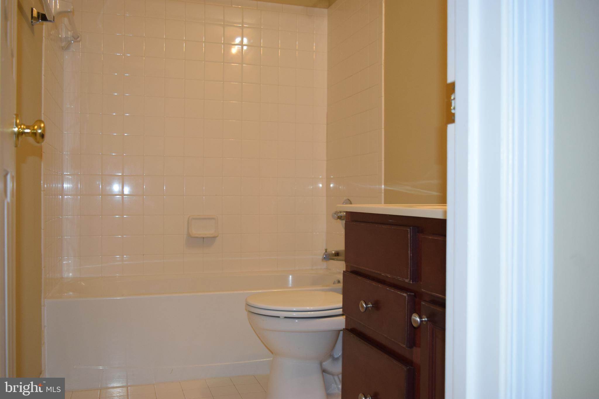 VAN BUREN VILLAGE - Residential Lease