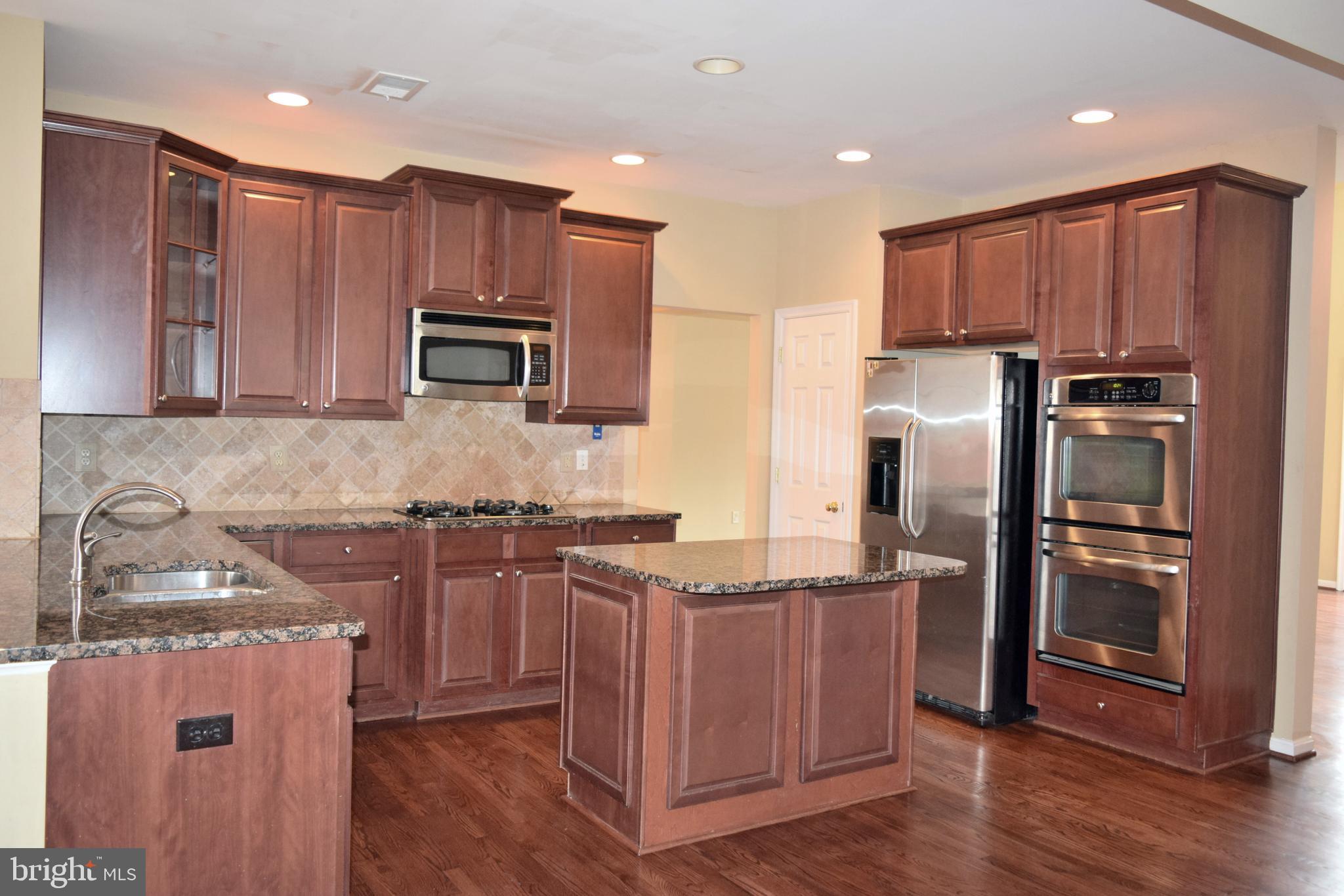 VAN BUREN VILLAGE - Residential Lease