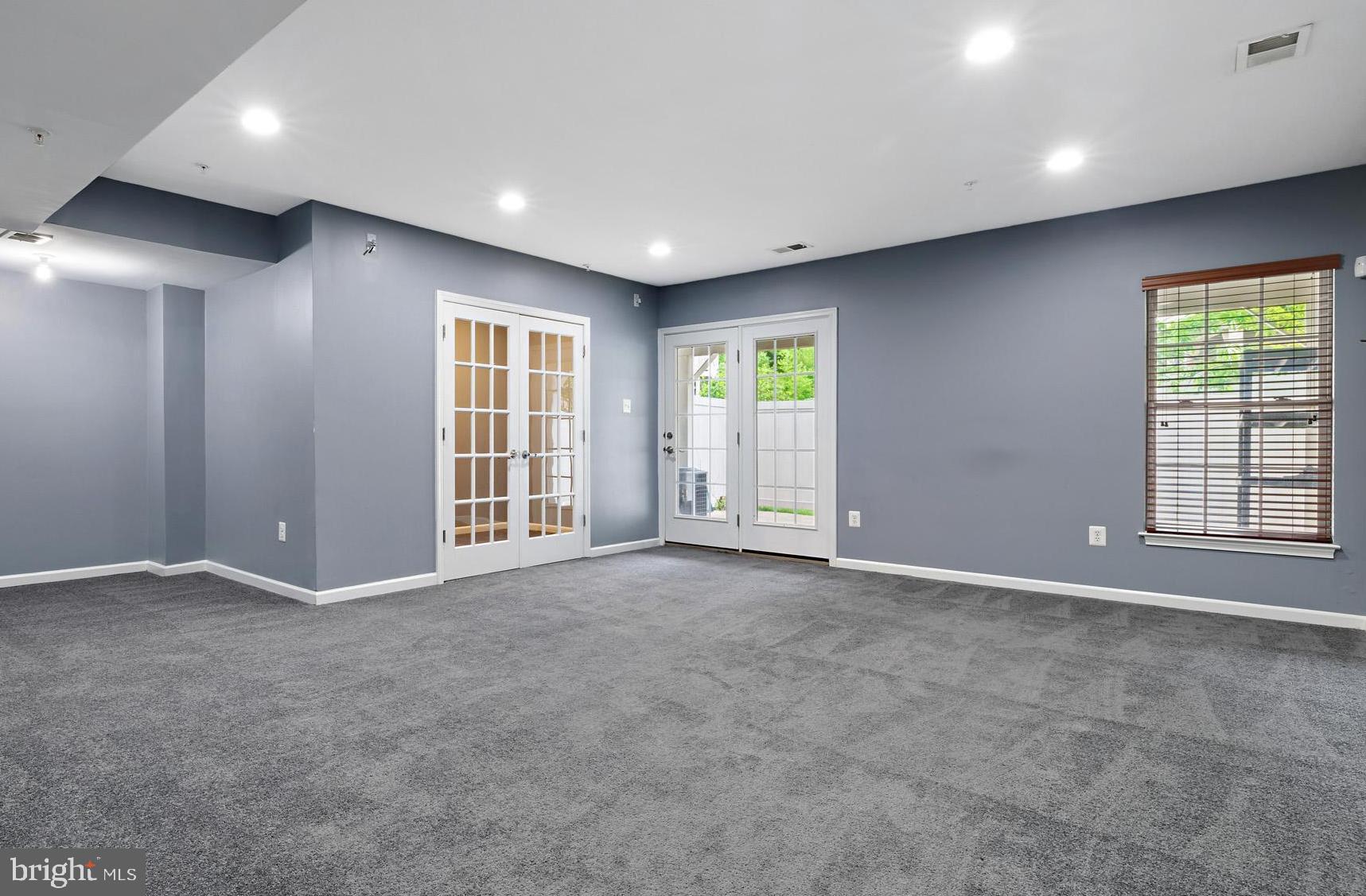 2424 NEWMOOR WAY