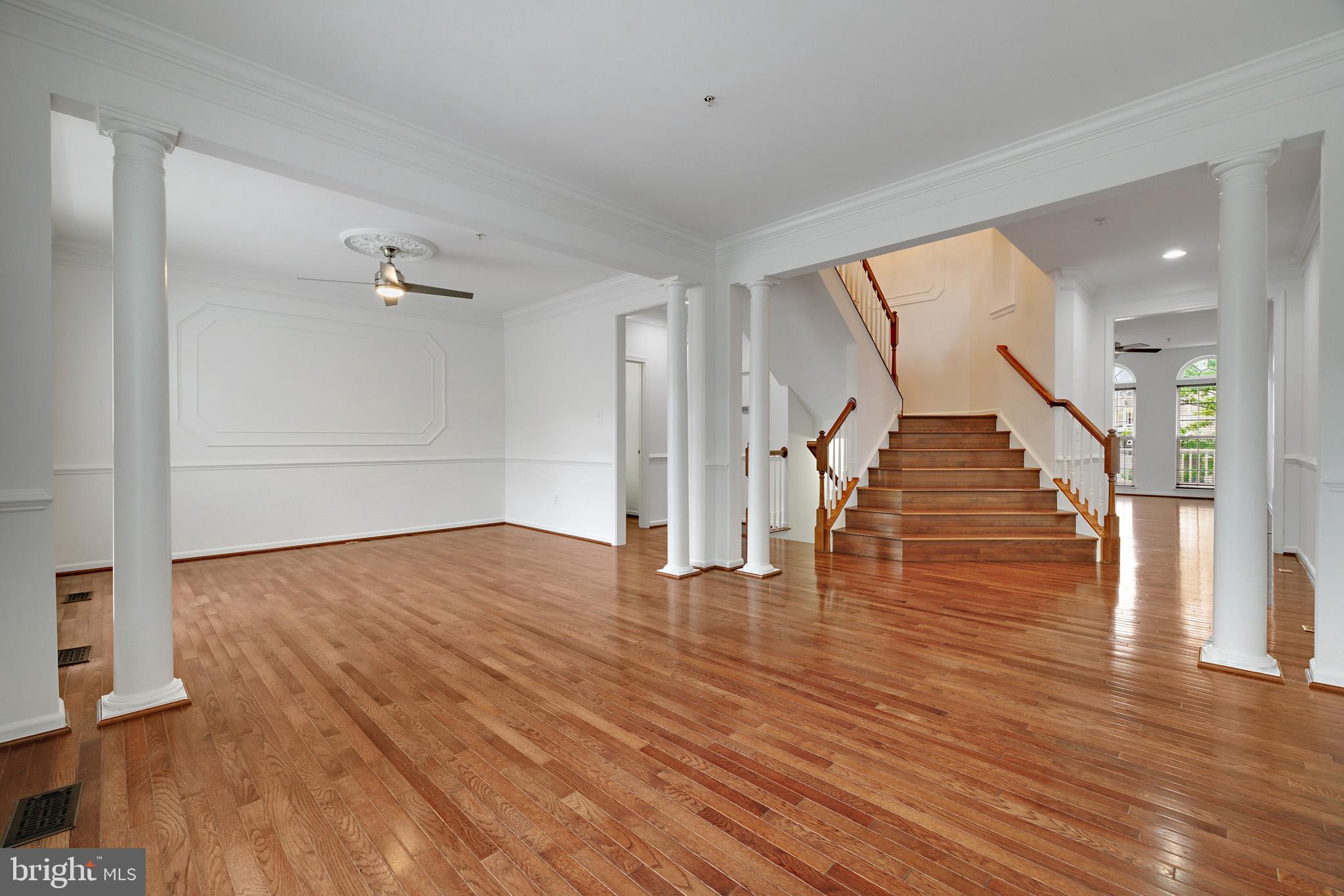 2424 NEWMOOR WAY