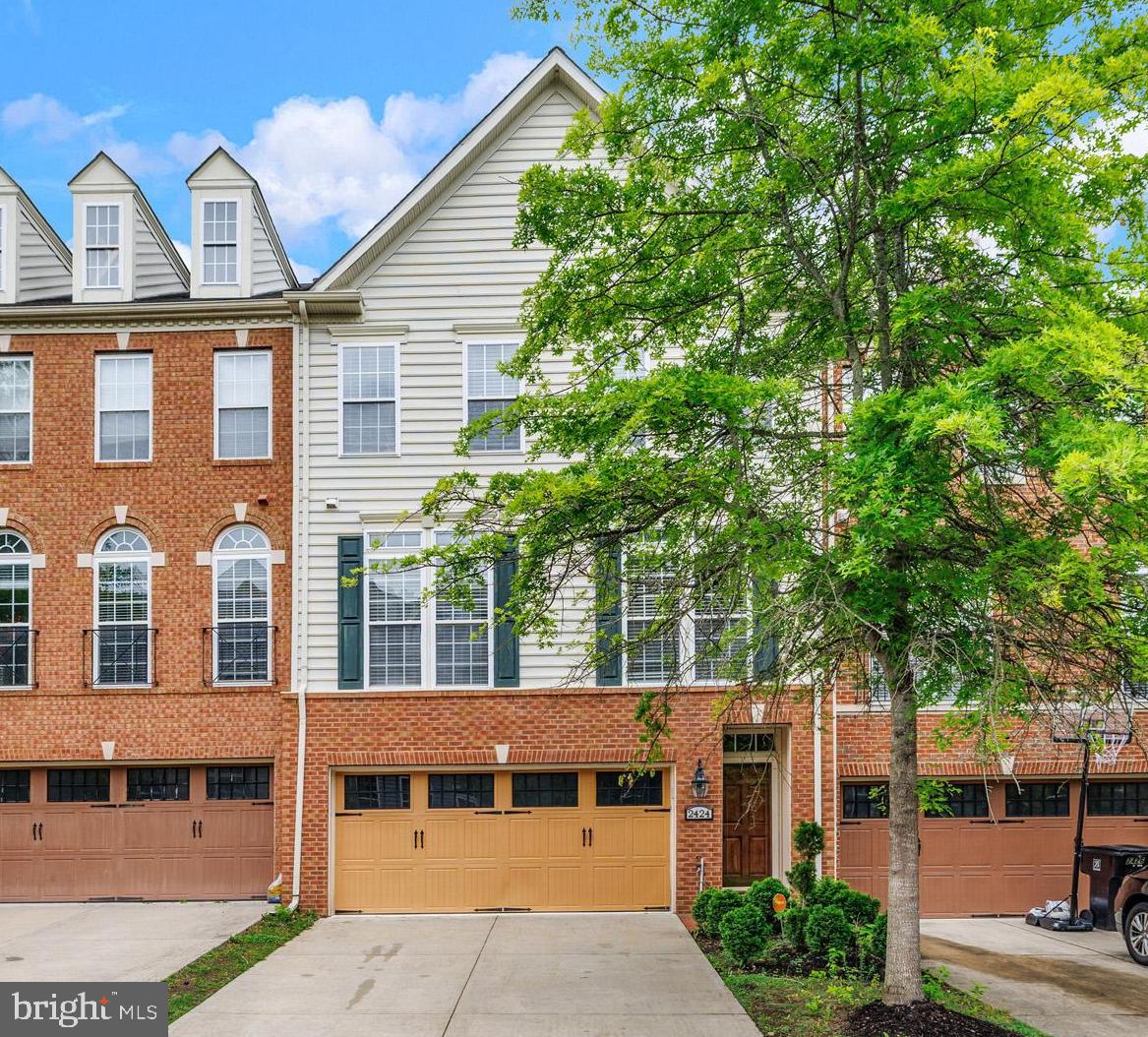 2424 NEWMOOR WAY