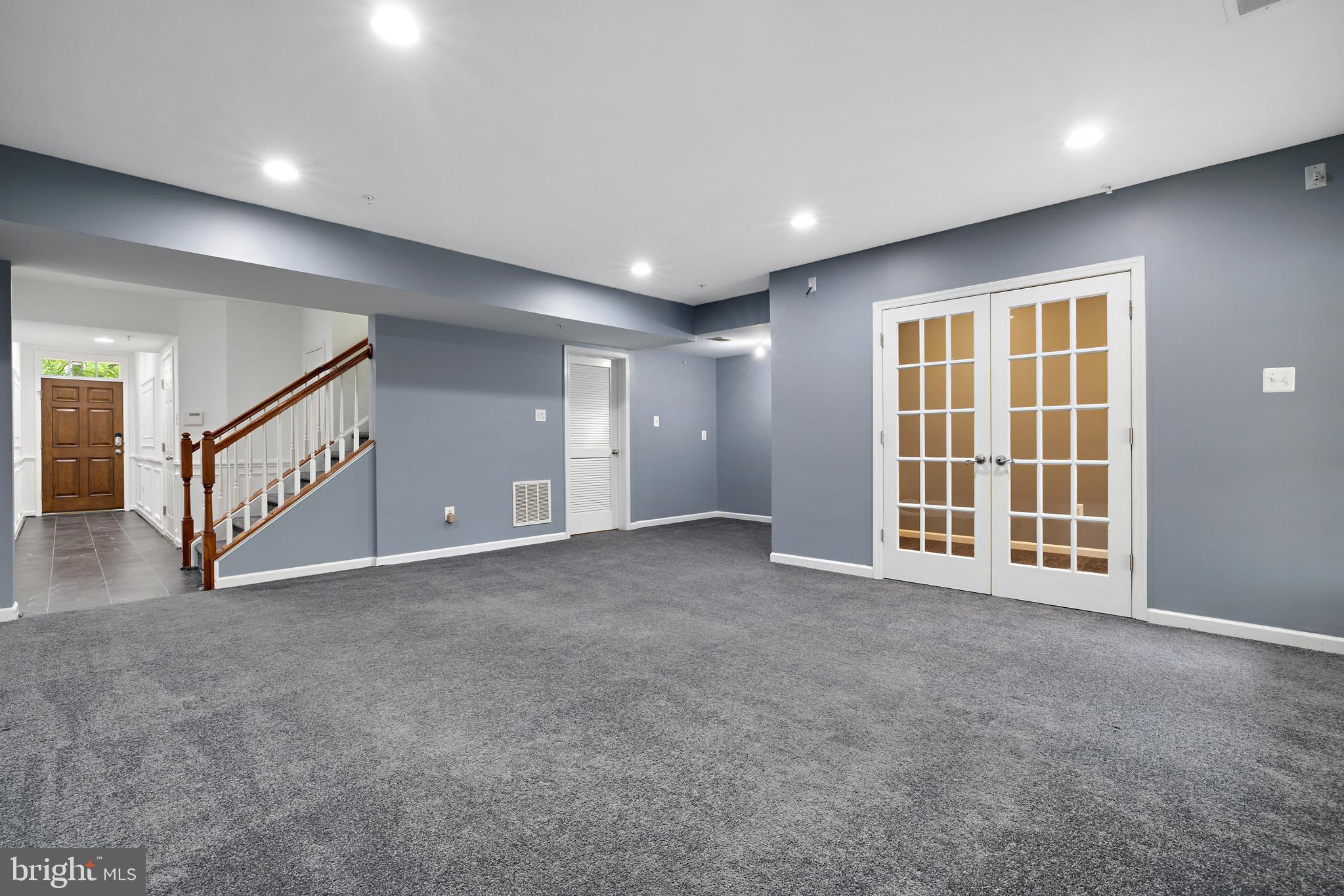 2424 NEWMOOR WAY