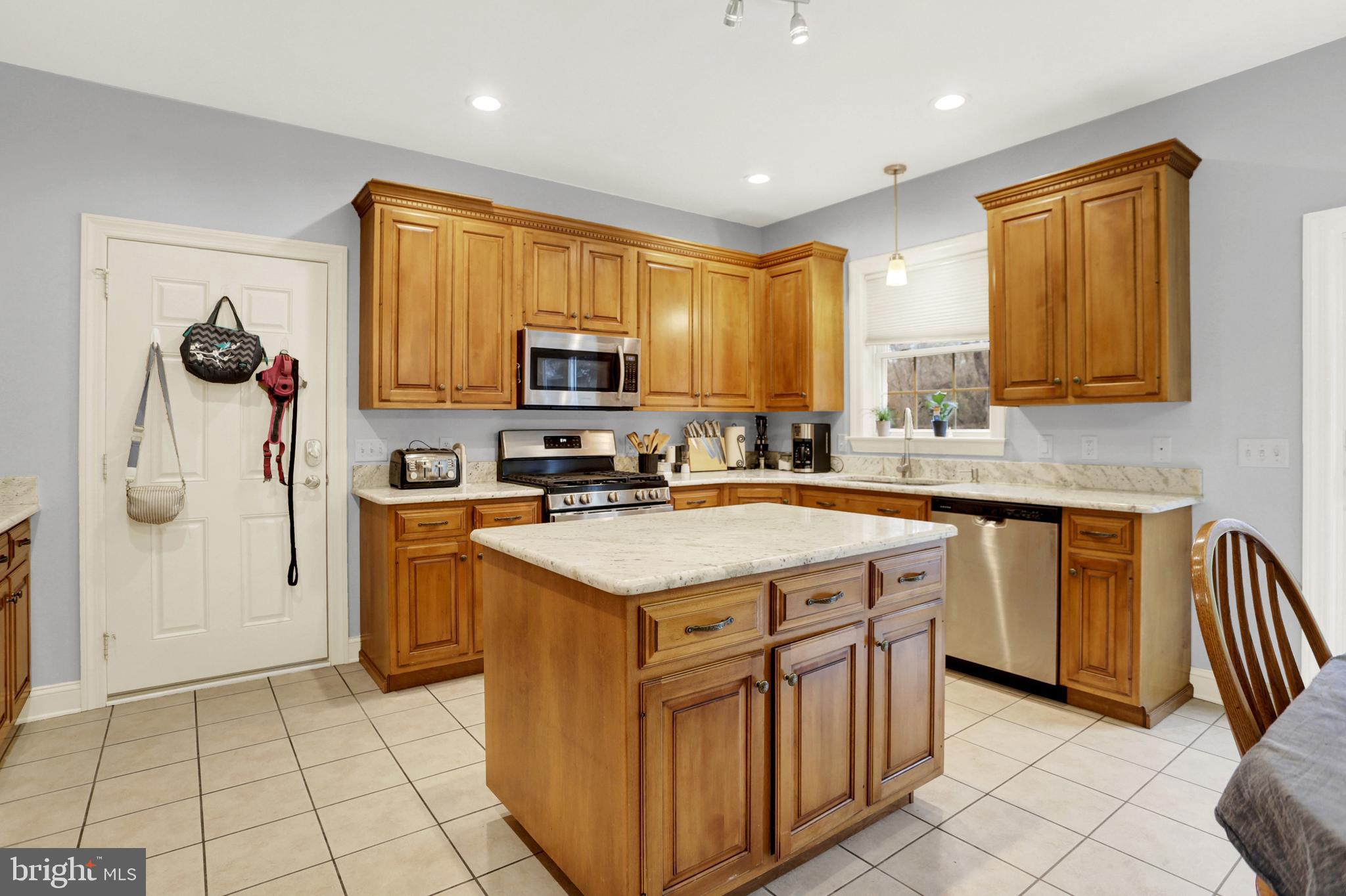 JEFFERSON COURT - Residential