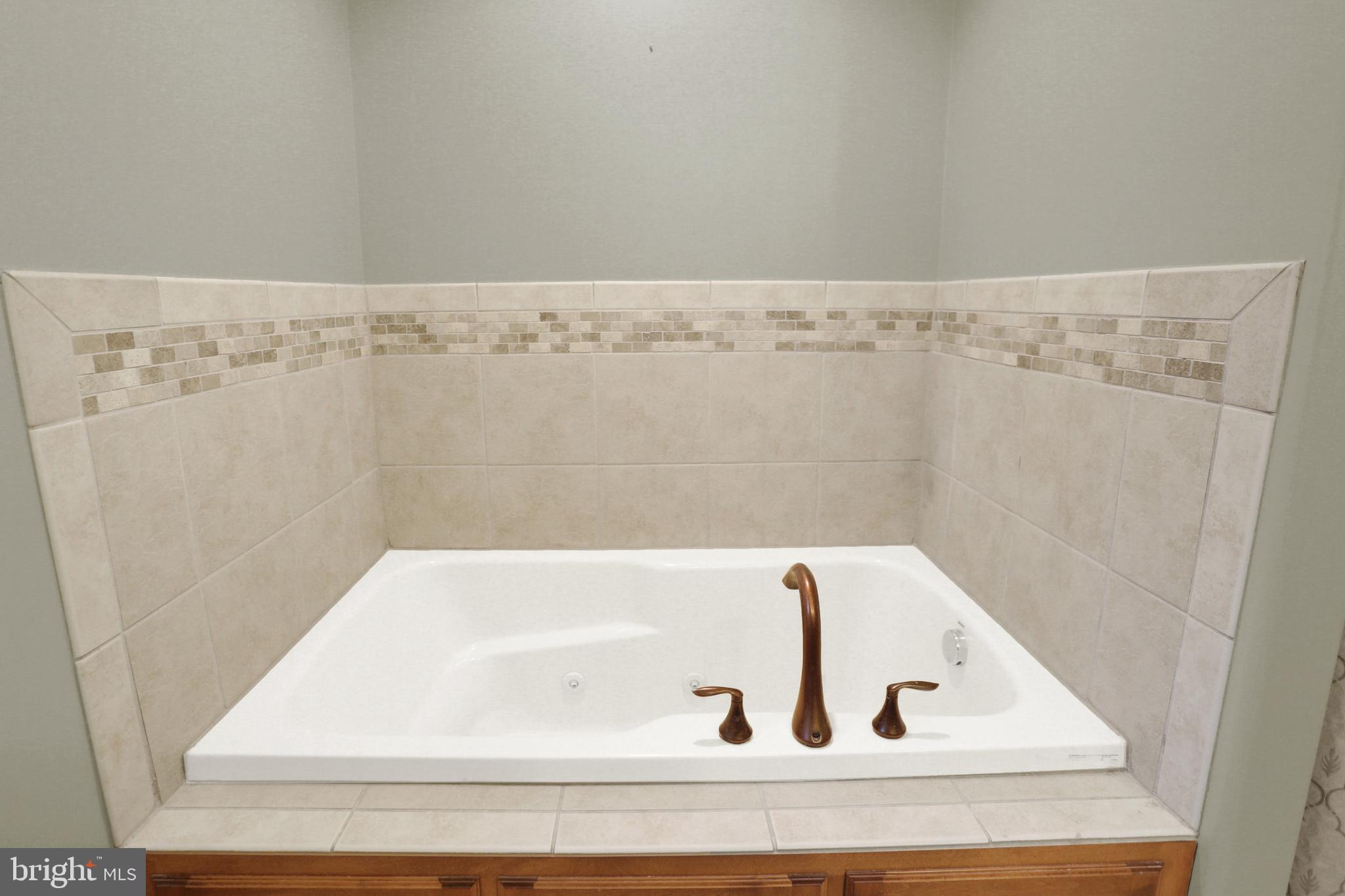 JEFFERSON COURT - Residential