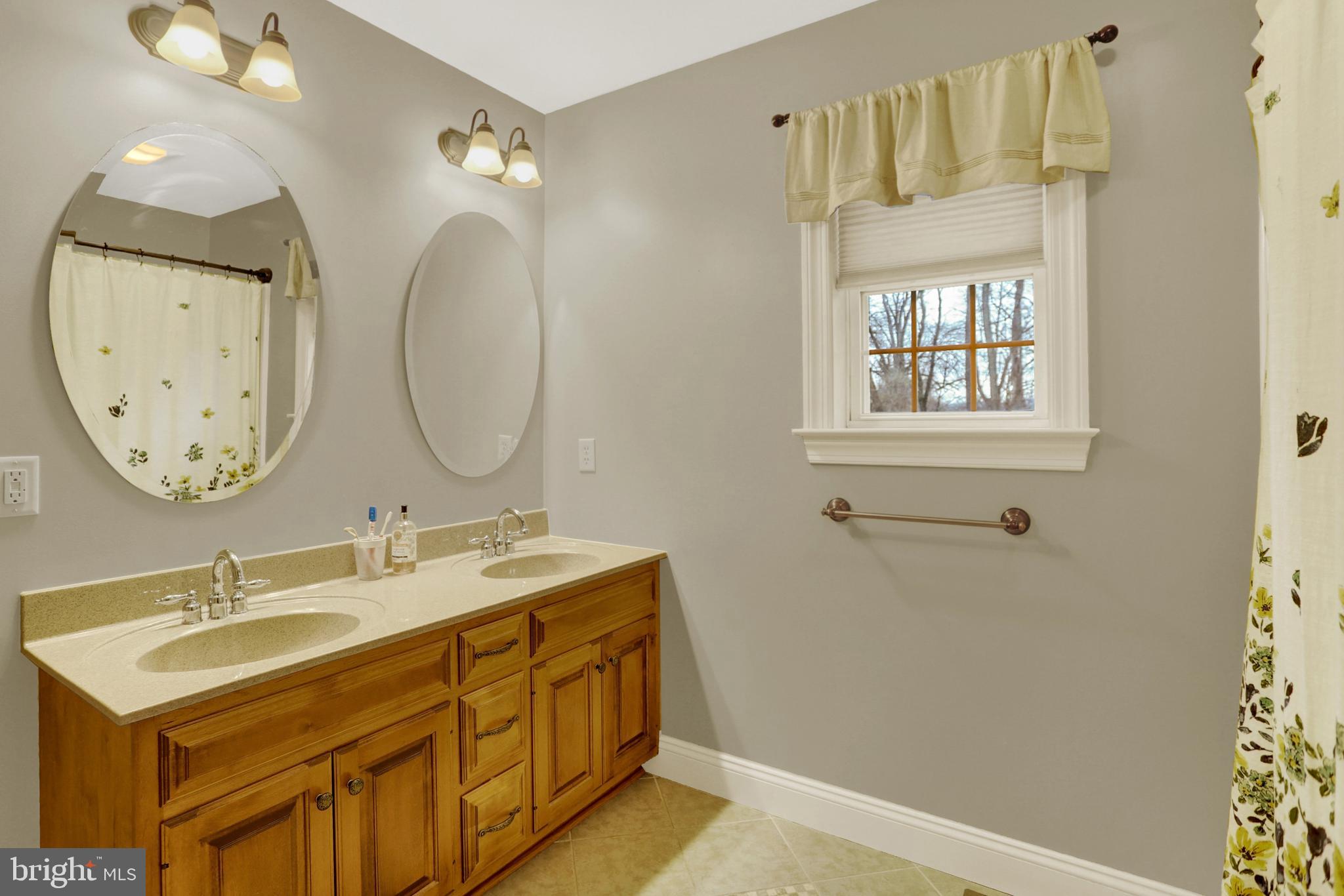 JEFFERSON COURT - Residential