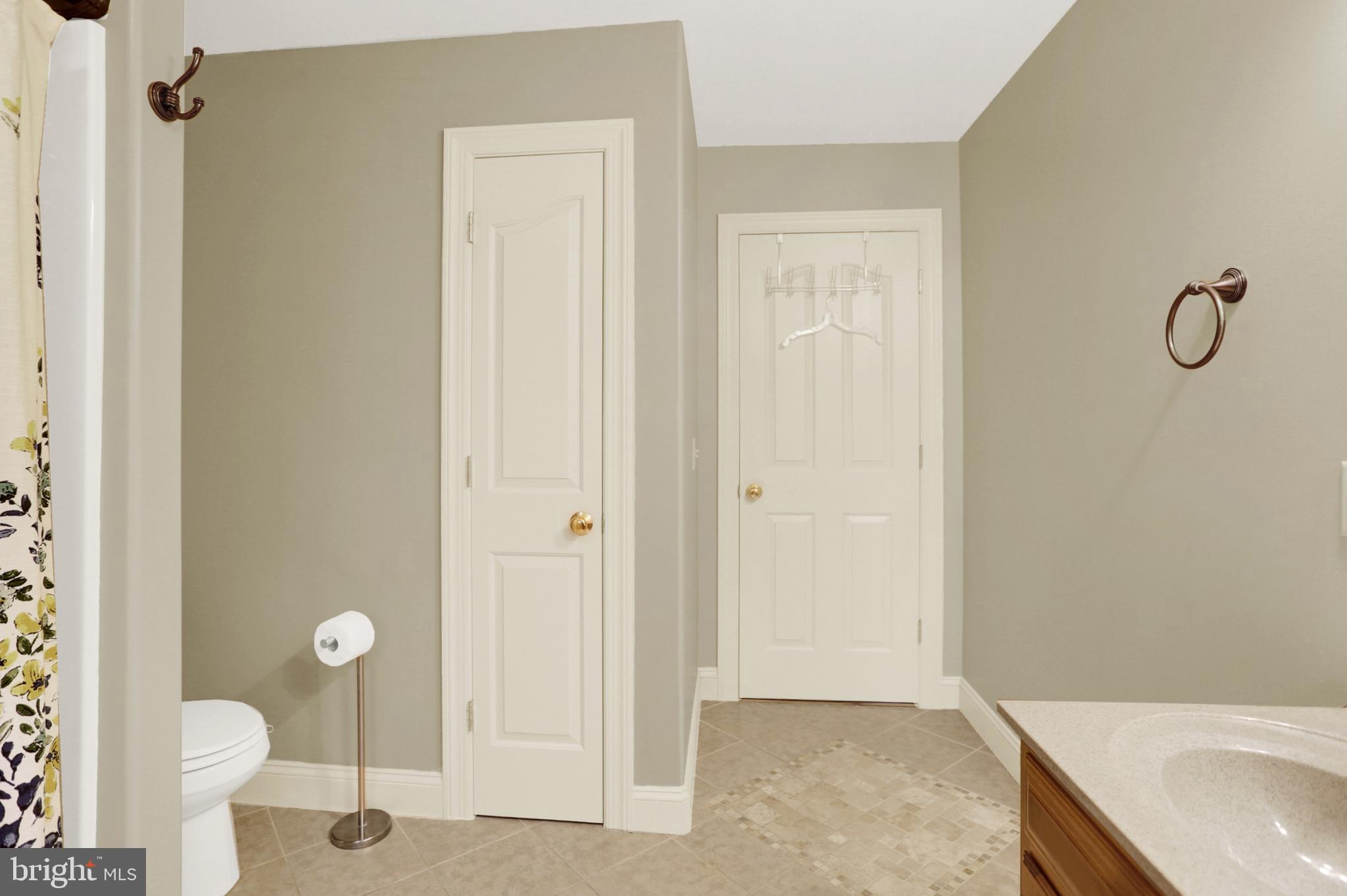 JEFFERSON COURT - Residential