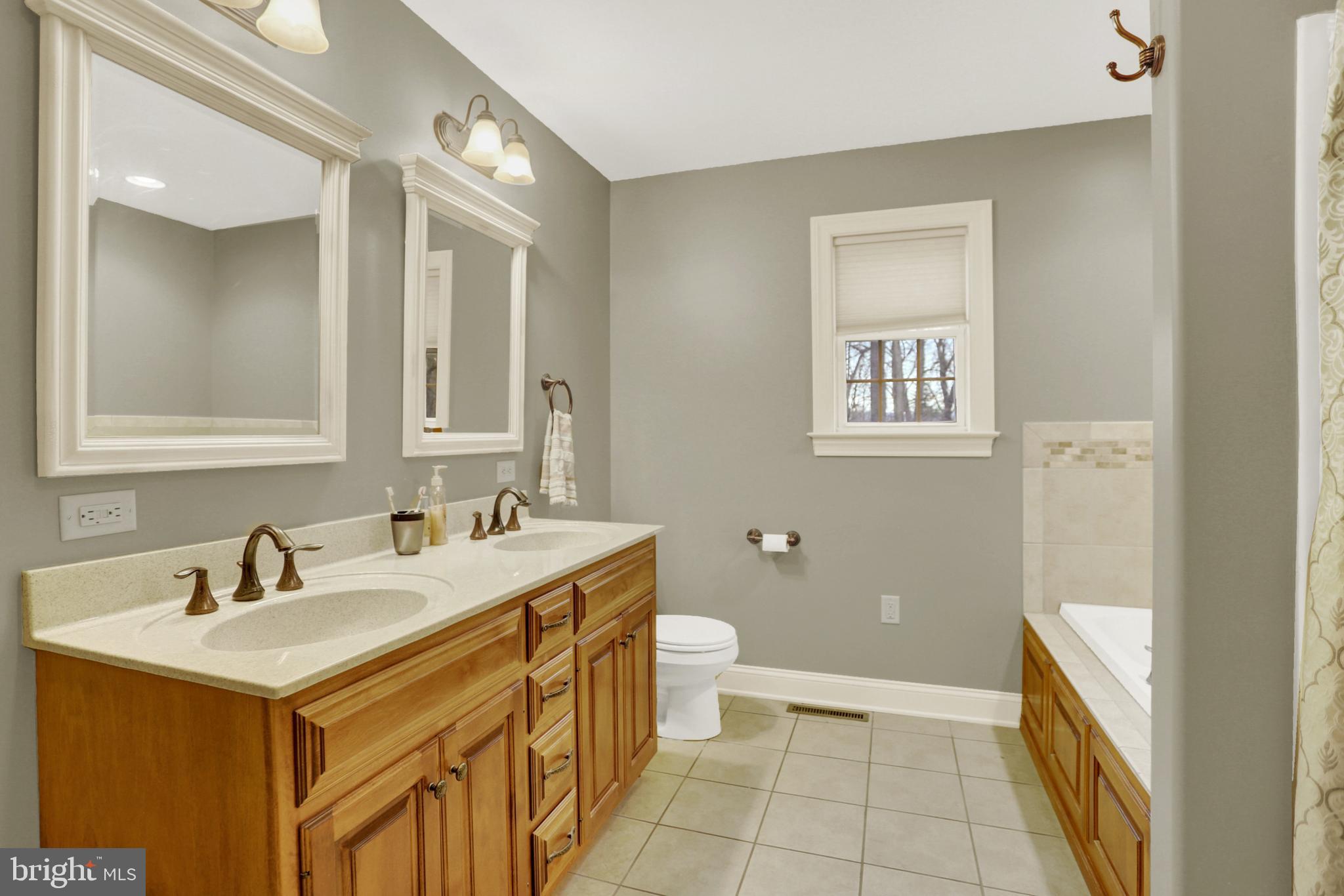 JEFFERSON COURT - Residential