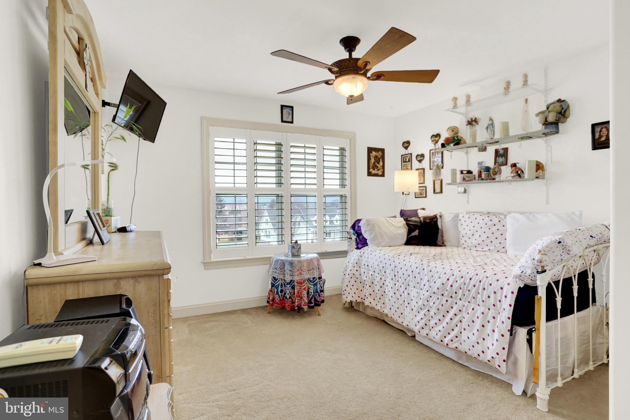 JEFFERSON COURT - Residential